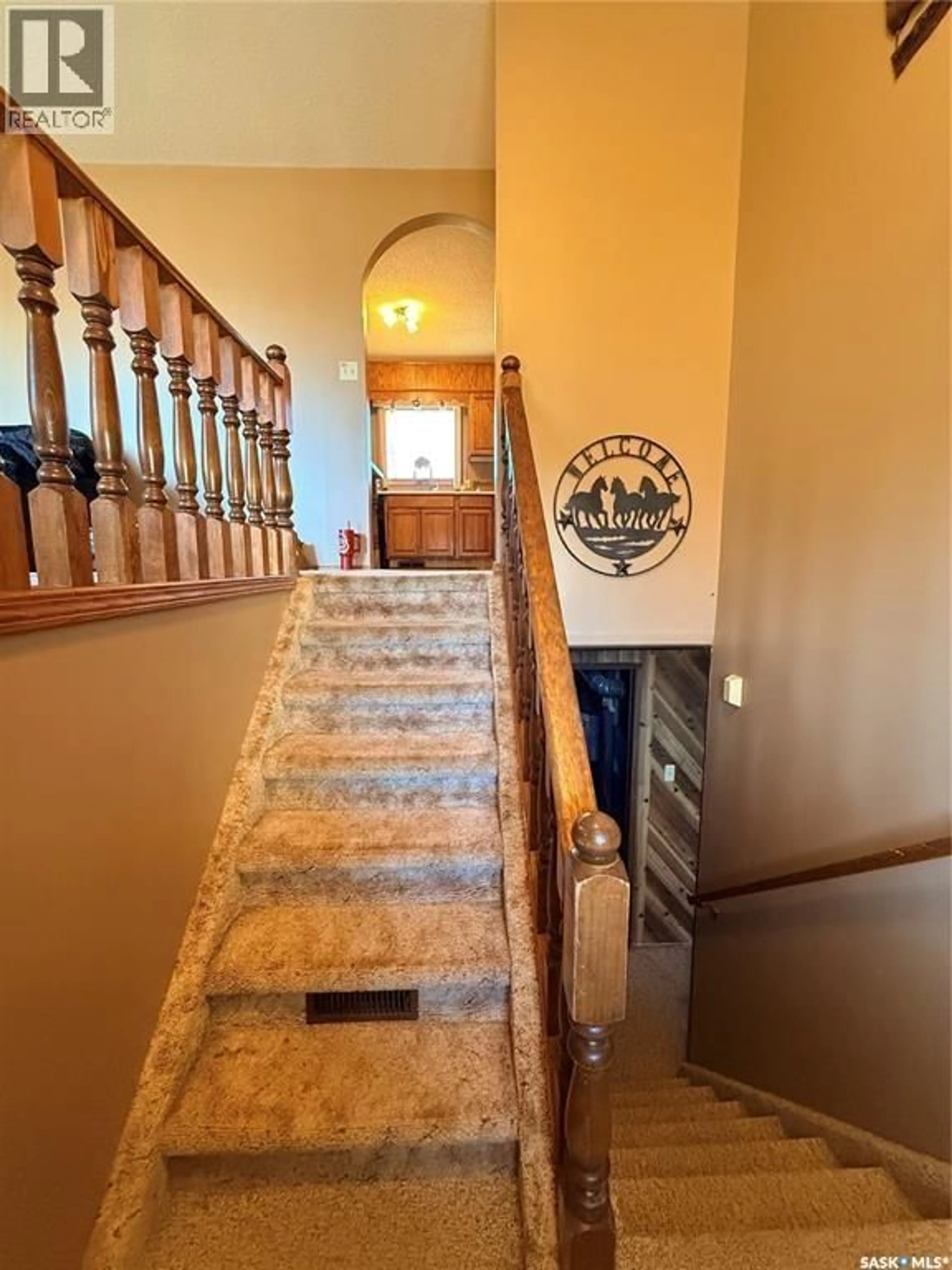 Indoor foyer for 4419 CENTRE STREET, Cadillac Saskatchewan S0N0K0