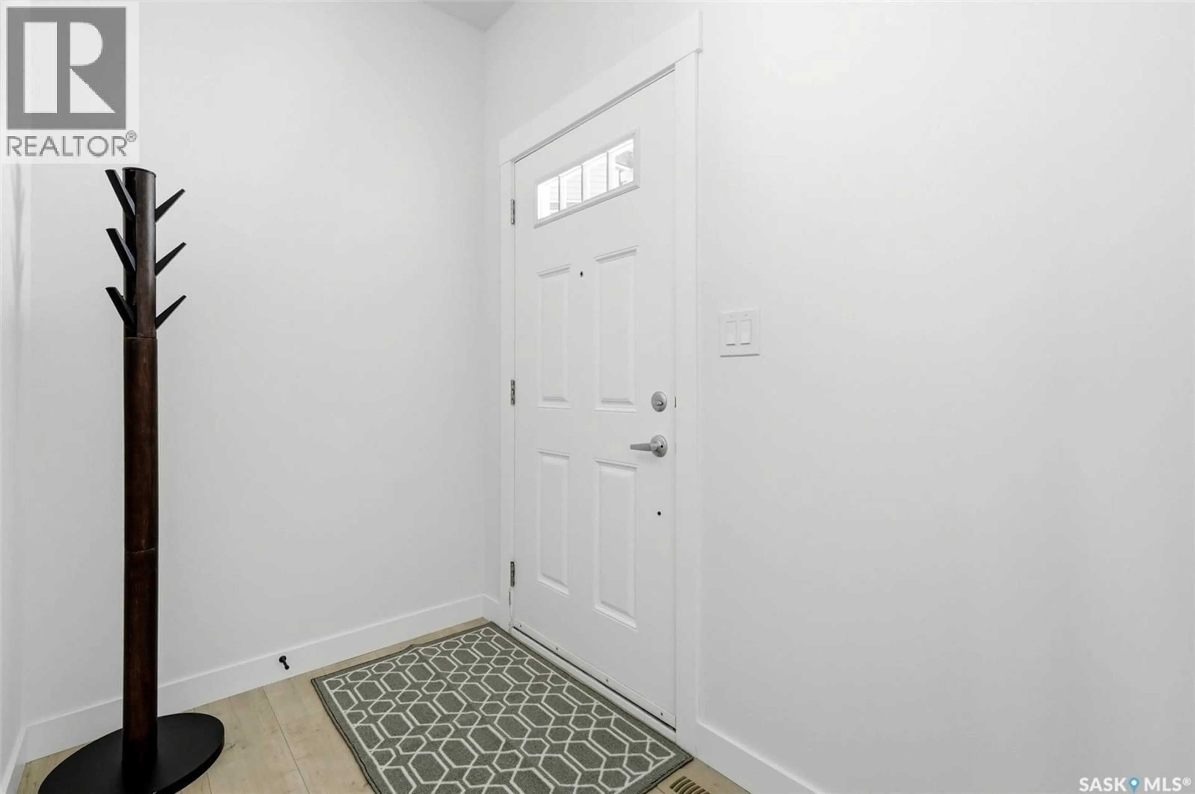 Indoor entryway for 5416 BOYER BAY, Regina Saskatchewan S4V3P2