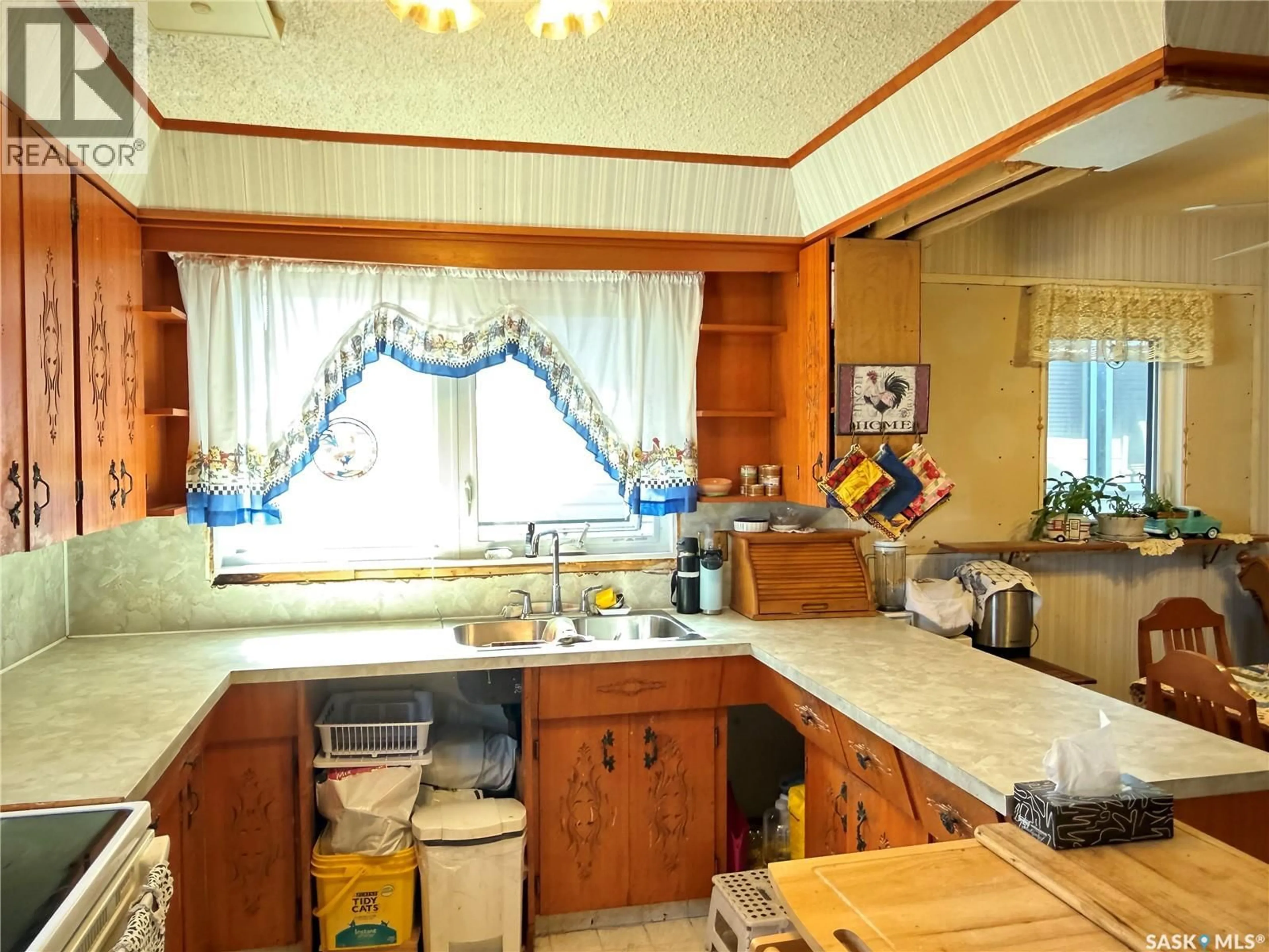 Standard kitchen, unknown for 205 PIPESTONE AVENUE, Wawota Saskatchewan S0G5A0