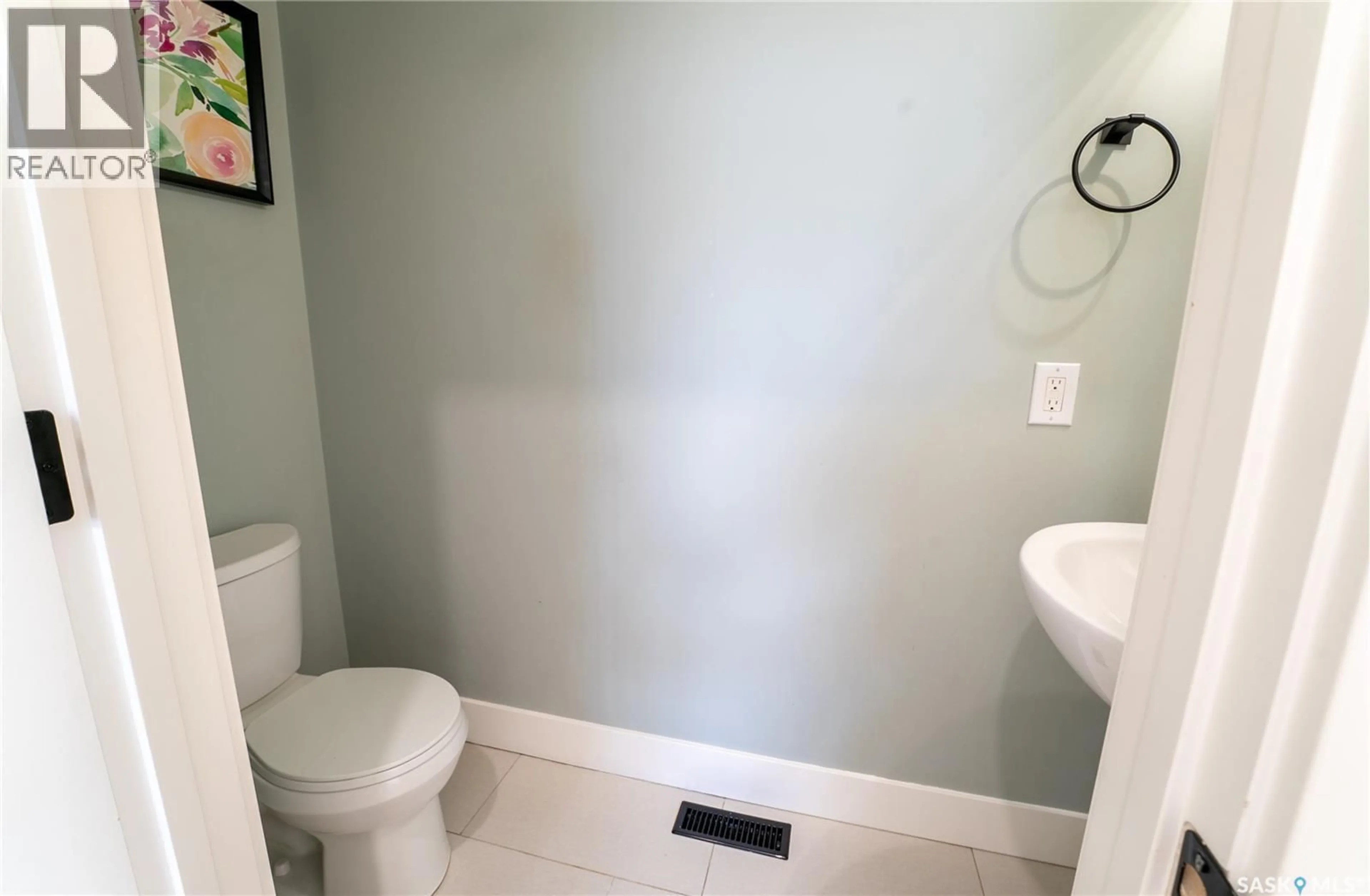 A pic of a room for 916 FEHEREGYHAZI BOULEVARD, Saskatoon Saskatchewan S7W1E1