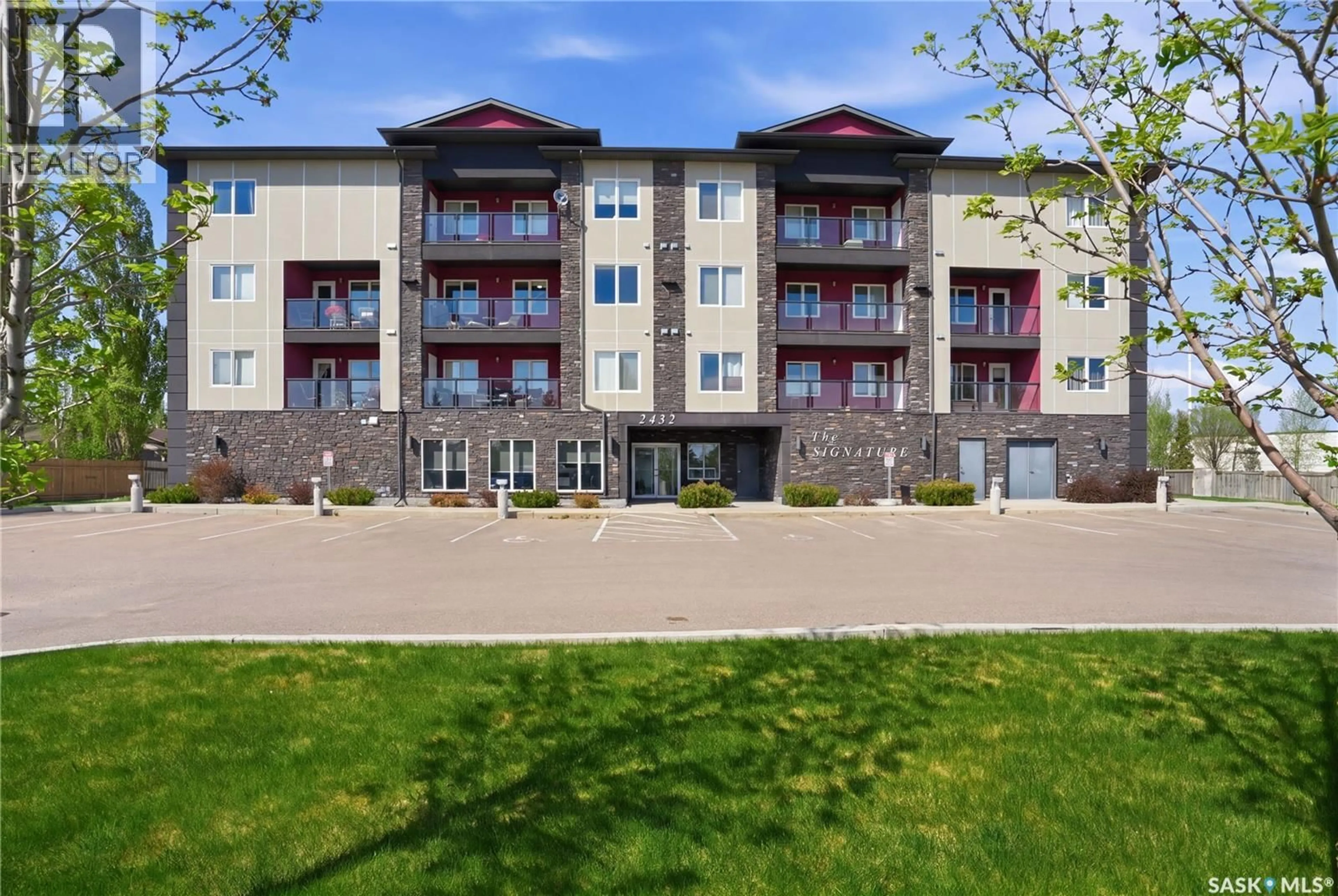 Patio, building for 305 - 2452 KILLDEER DRIVE, North Battleford Saskatchewan S9A3T5