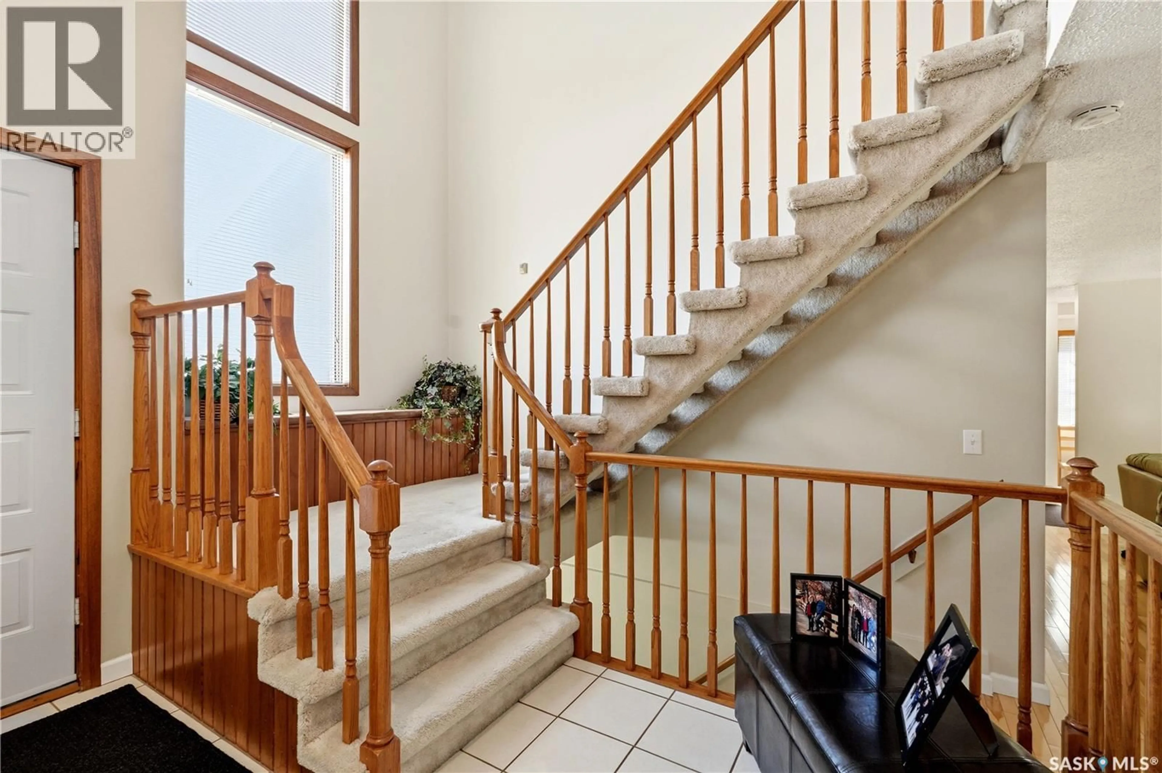 Unknown for 719 WAKAW TERRACE, Saskatoon Saskatchewan S7J4C1