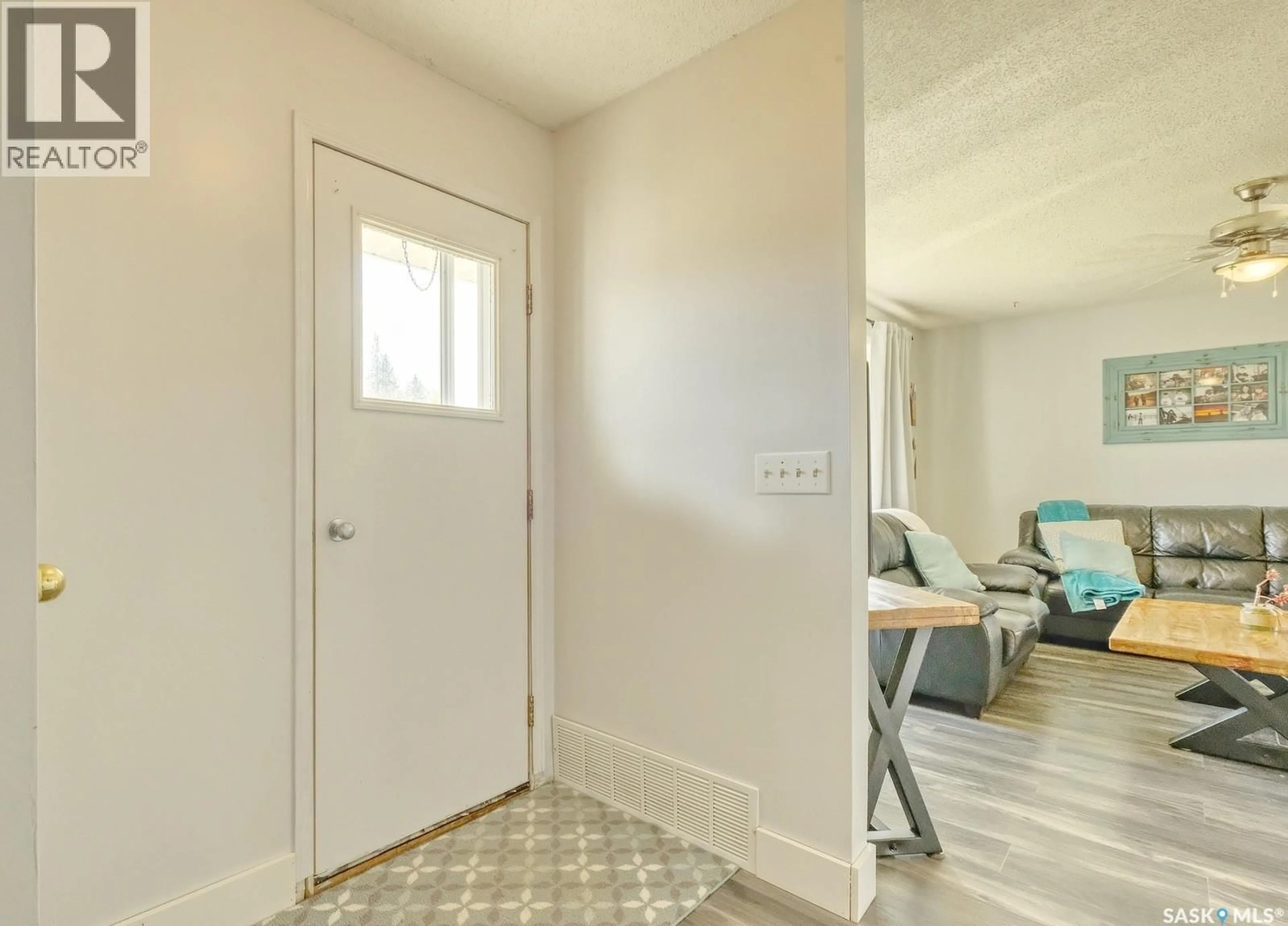 Indoor entryway for 311 4TH AVENUE, Biggar Saskatchewan S0K0M0