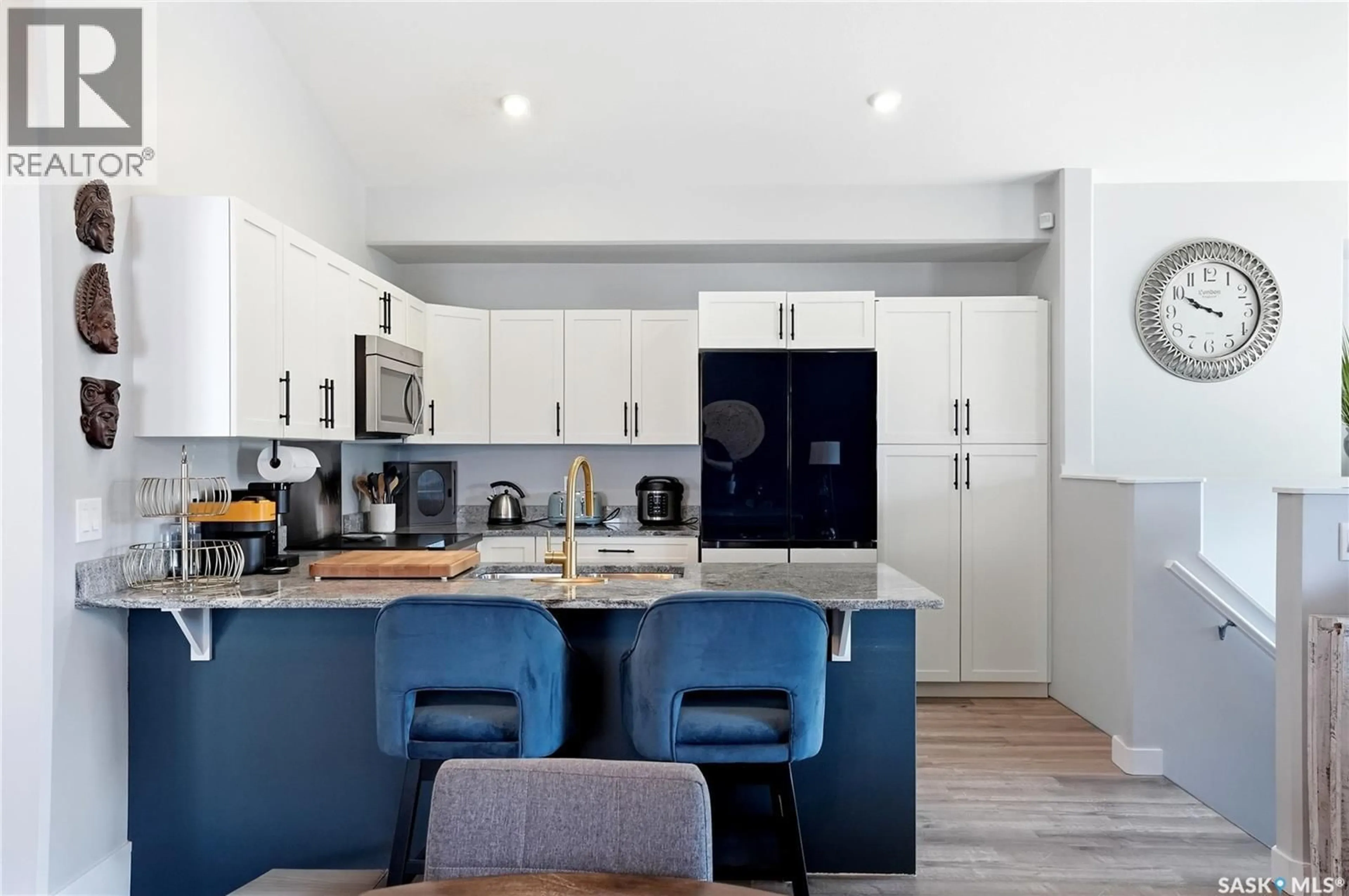Contemporary kitchen, unknown for 415 BOYKOWICH STREET, Saskatoon Saskatchewan S7W0B8
