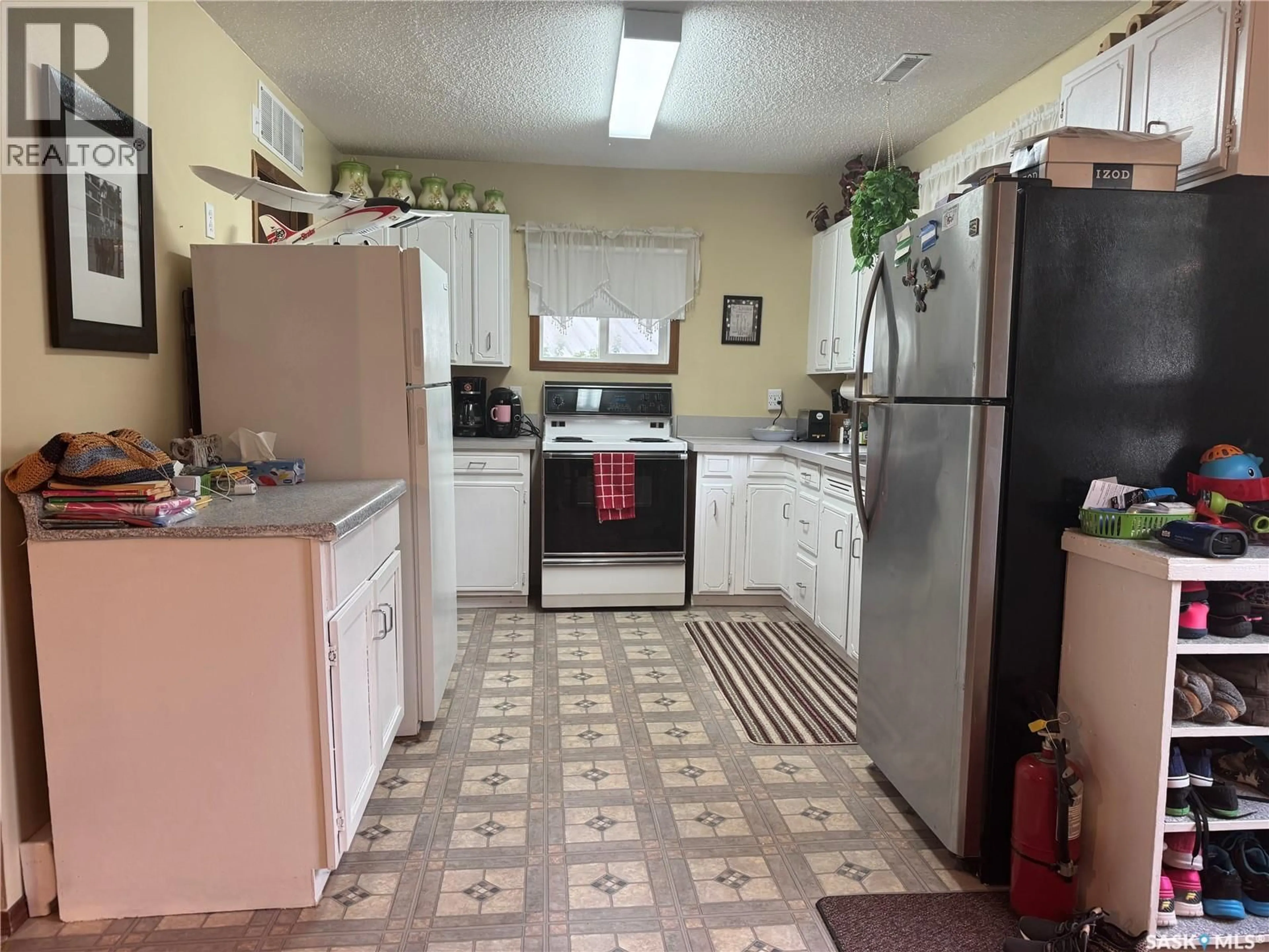 Standard kitchen, unknown for 23 LYNN BAY, Last Mountain Lake East Side Saskatchewan S0G0L0