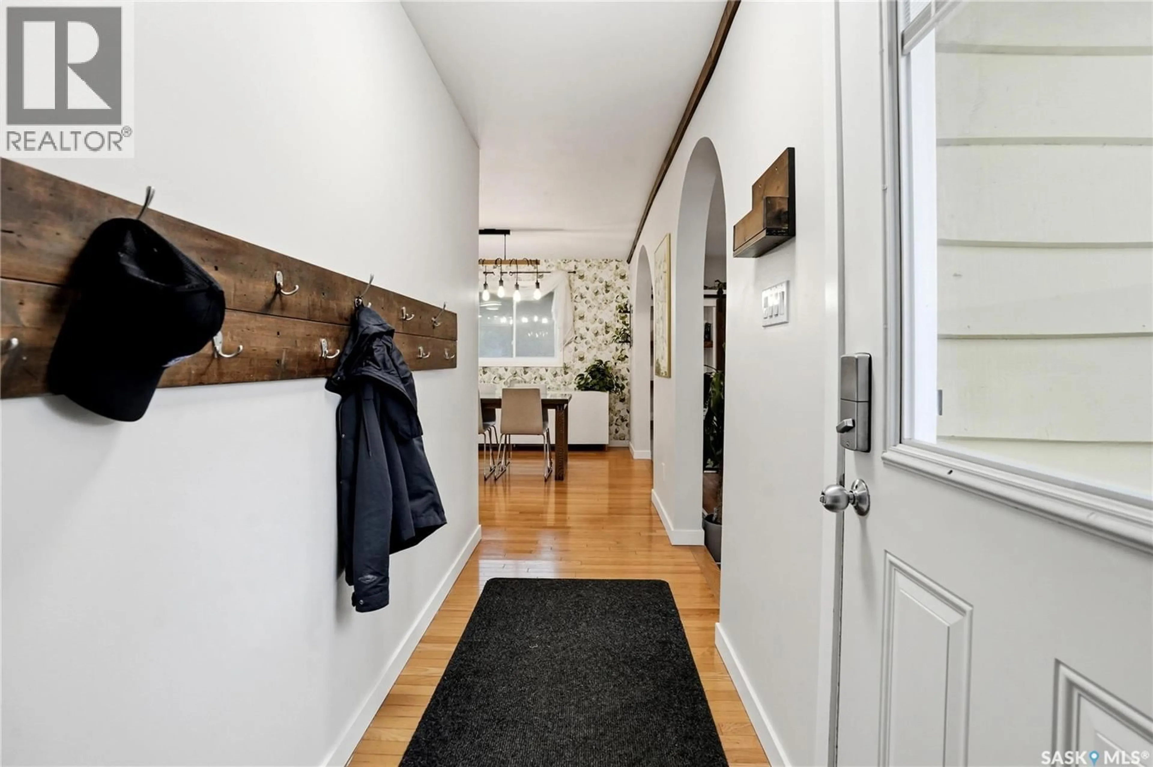 Indoor entryway for 14 EDENWOLD CRESCENT, Regina Saskatchewan S4R8A3
