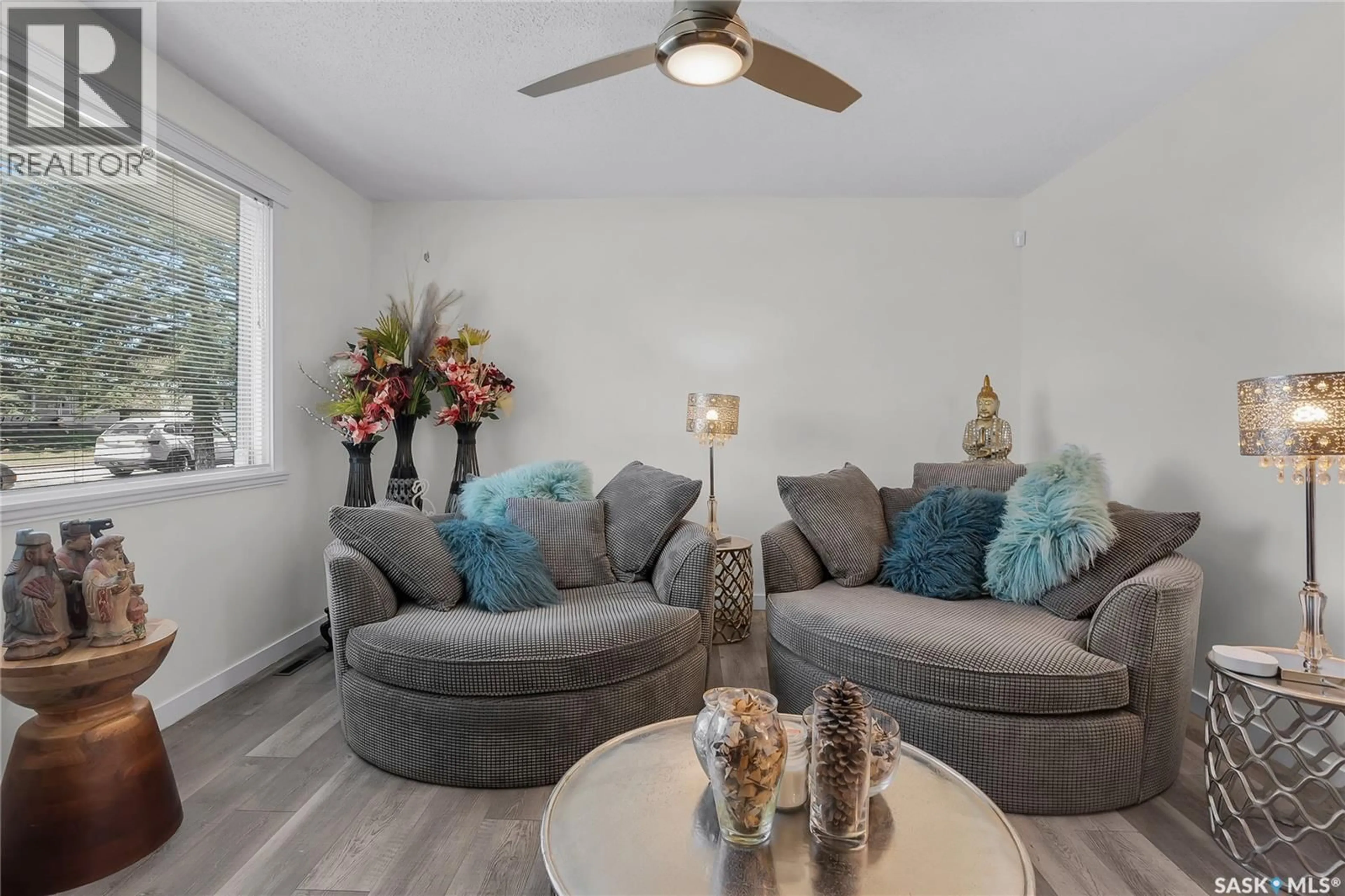 Living room with furniture, unknown for 234 WINNIPEG AVENUE, Saskatoon Saskatchewan S7L3P4