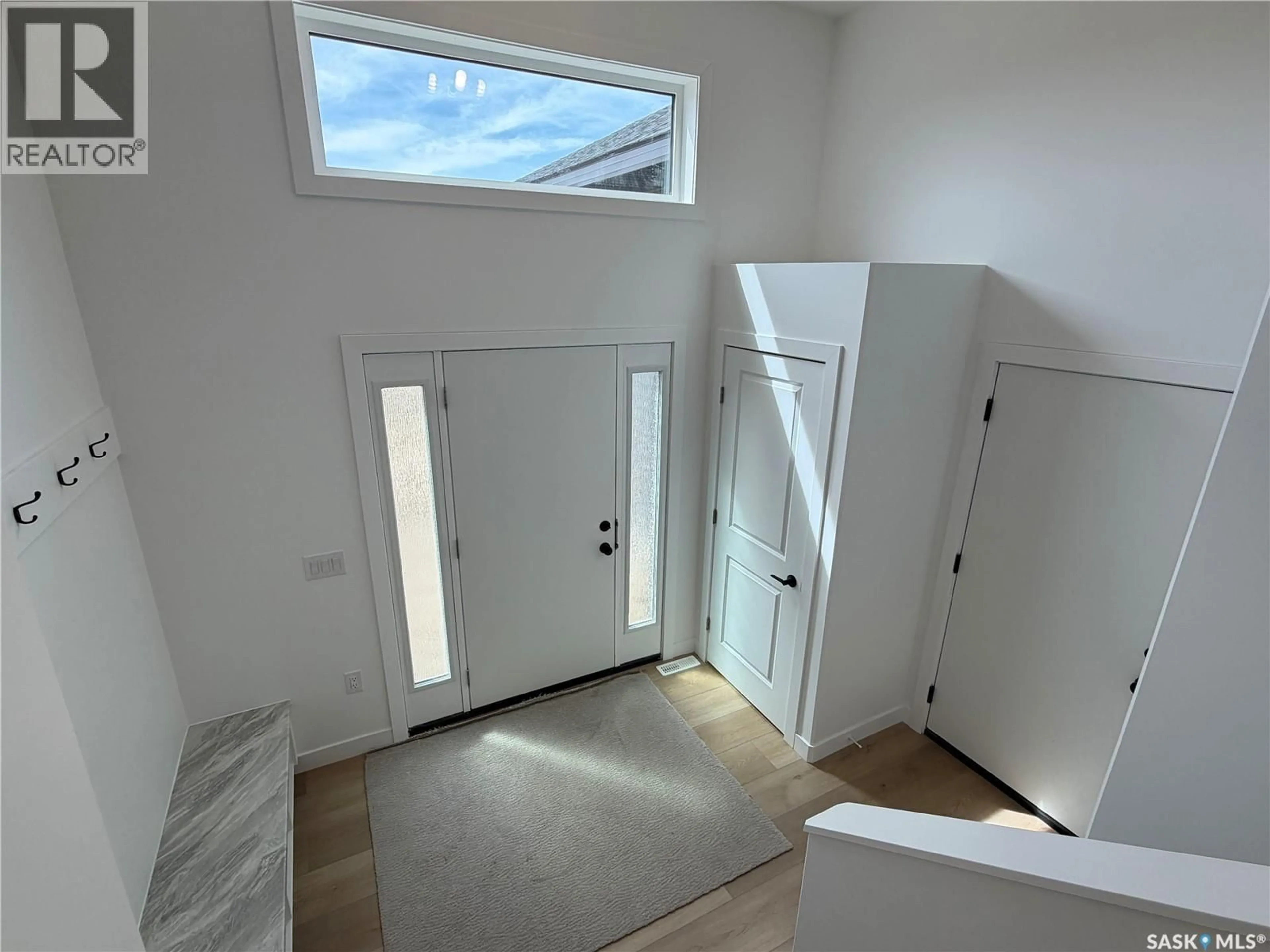 Indoor entryway for 106 LAKEWOOD DRIVE, Humboldt Saskatchewan S0K2A0