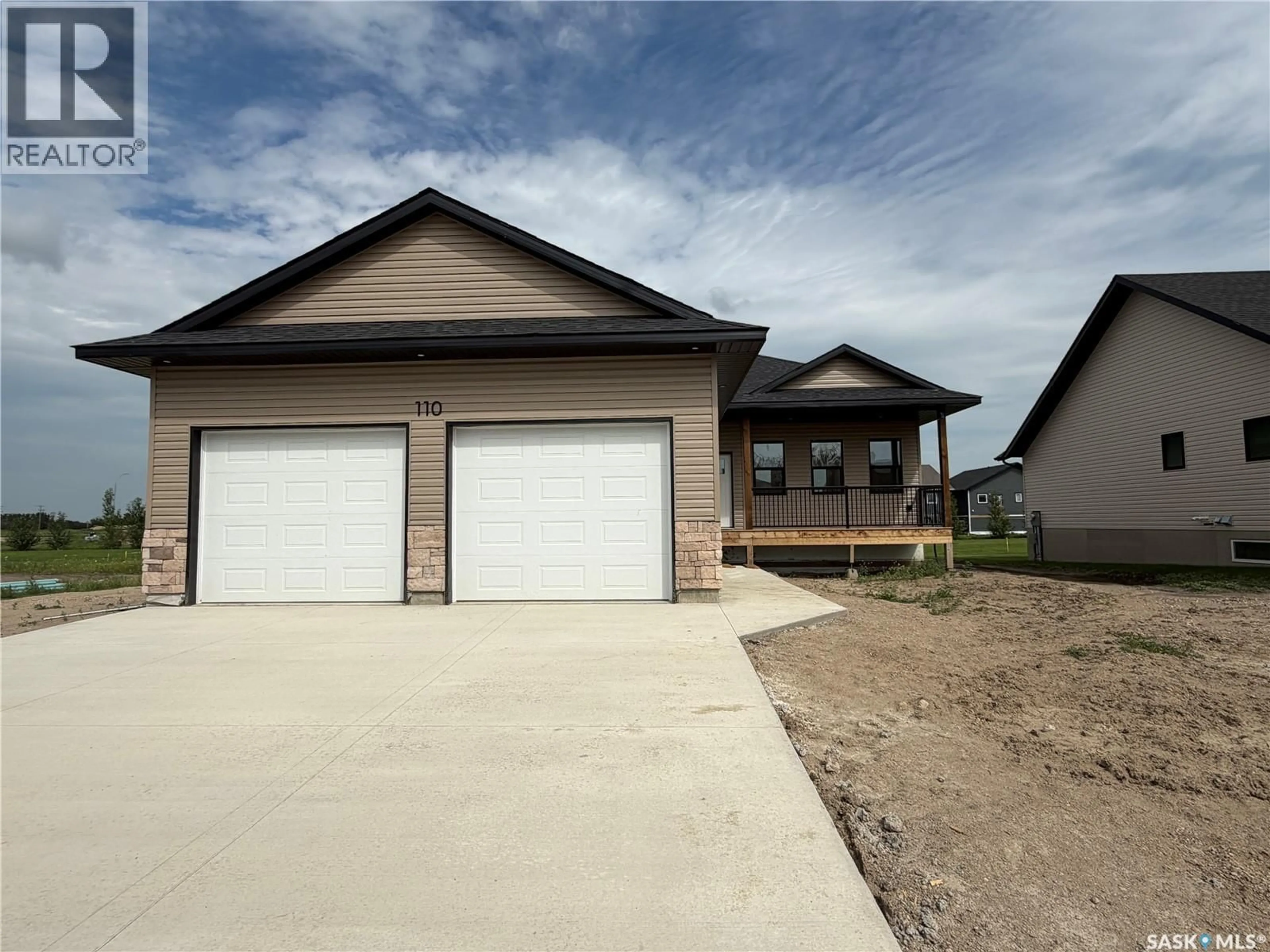 Indoor garage for 110 LAKEWOOD DRIVE, Humboldt Saskatchewan S0K2A0