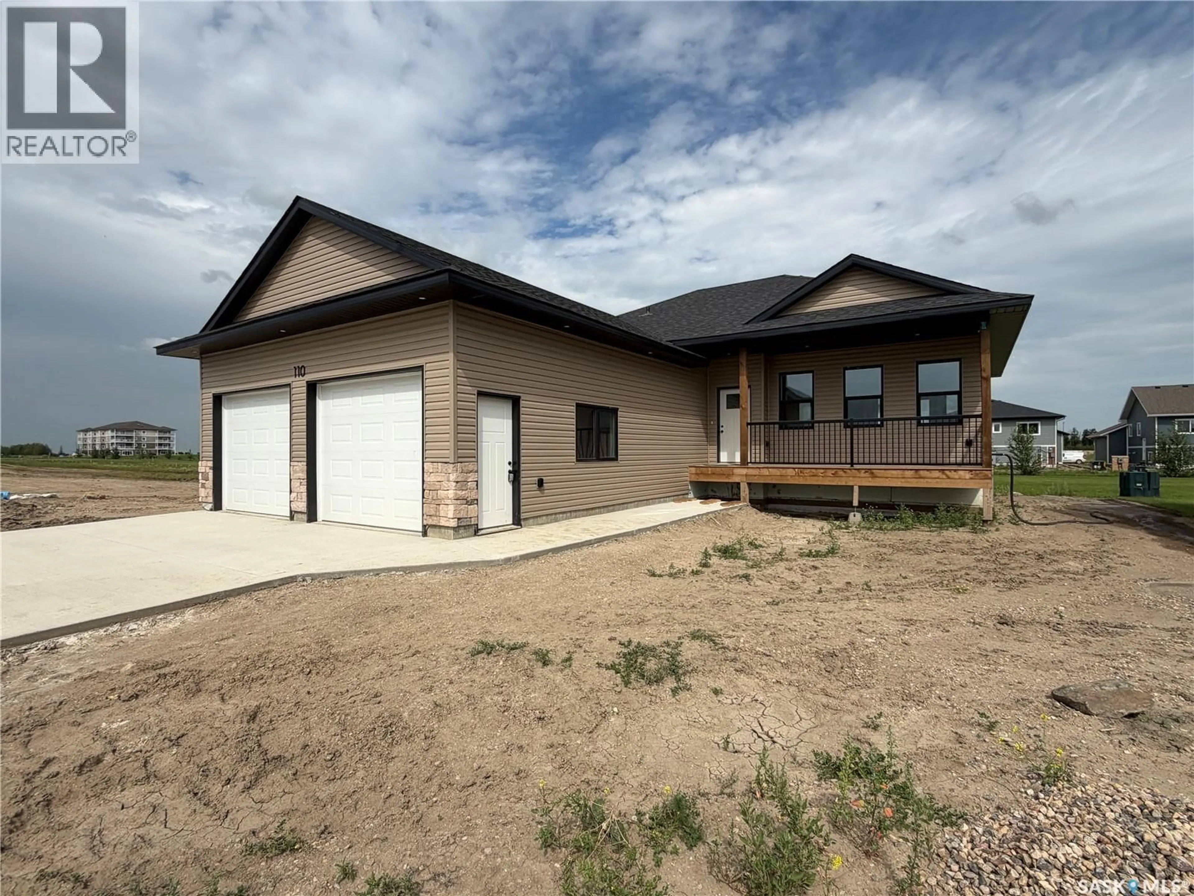 Home with vinyl exterior material, building for 110 LAKEWOOD DRIVE, Humboldt Saskatchewan S0K2A0