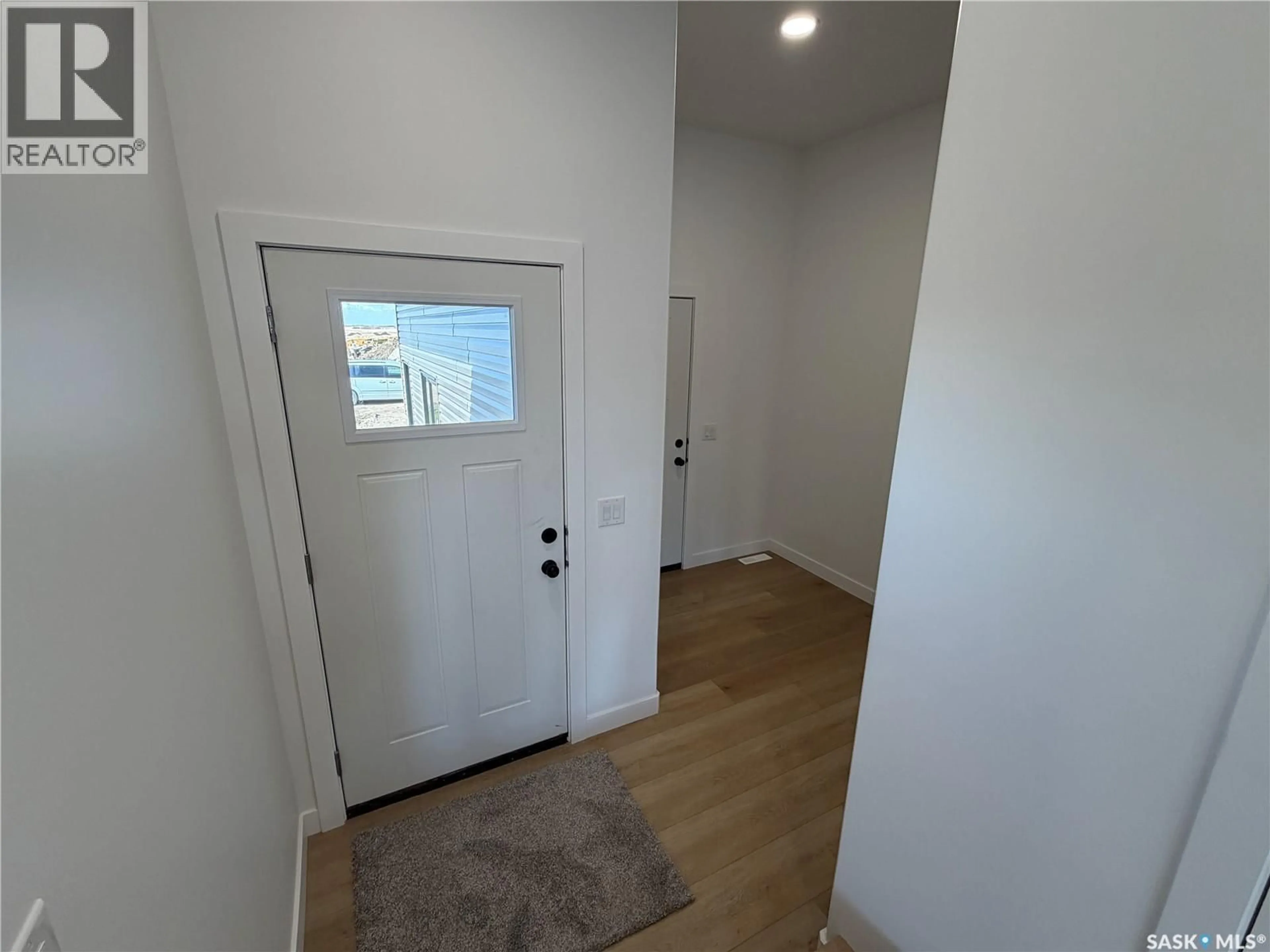 Indoor entryway for 110 LAKEWOOD DRIVE, Humboldt Saskatchewan S0K2A0