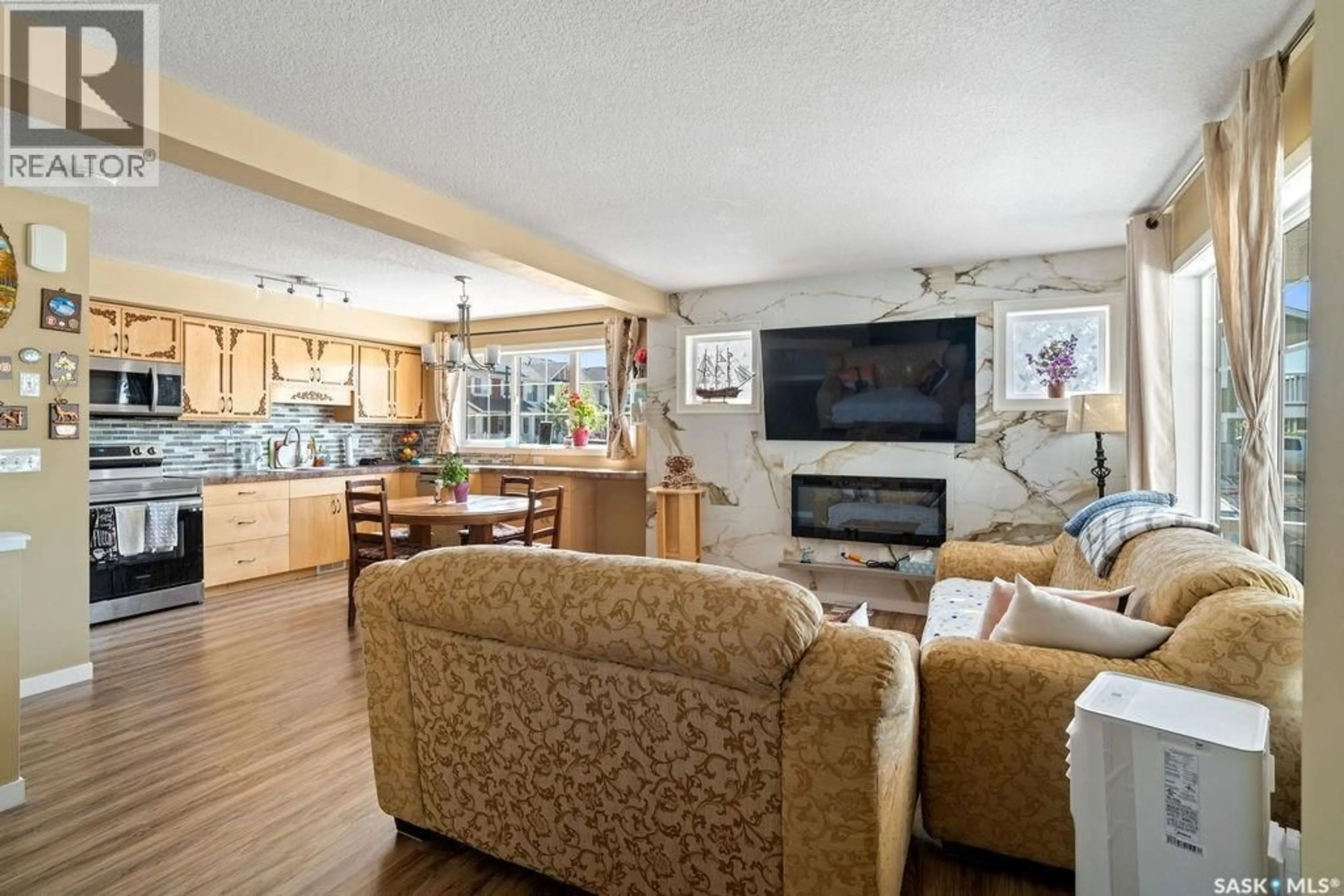 Open concept kitchen, unknown for 60 5242 AERODROME ROAD, Regina Saskatchewan S4W0H7
