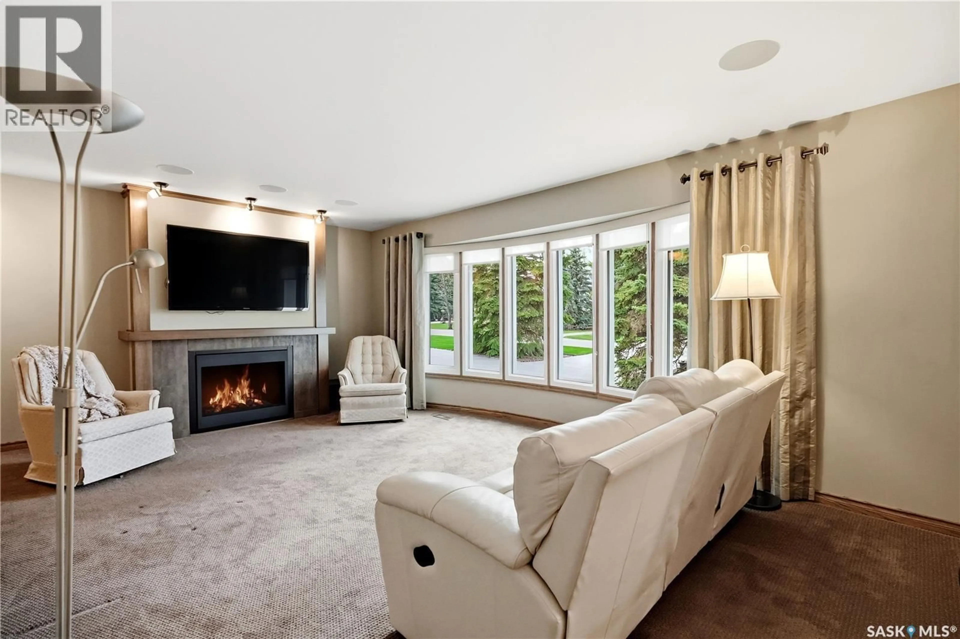 Living room with furniture, carpet floor for 19 RIDGEDALE BAY, White City Saskatchewan S4L5B1