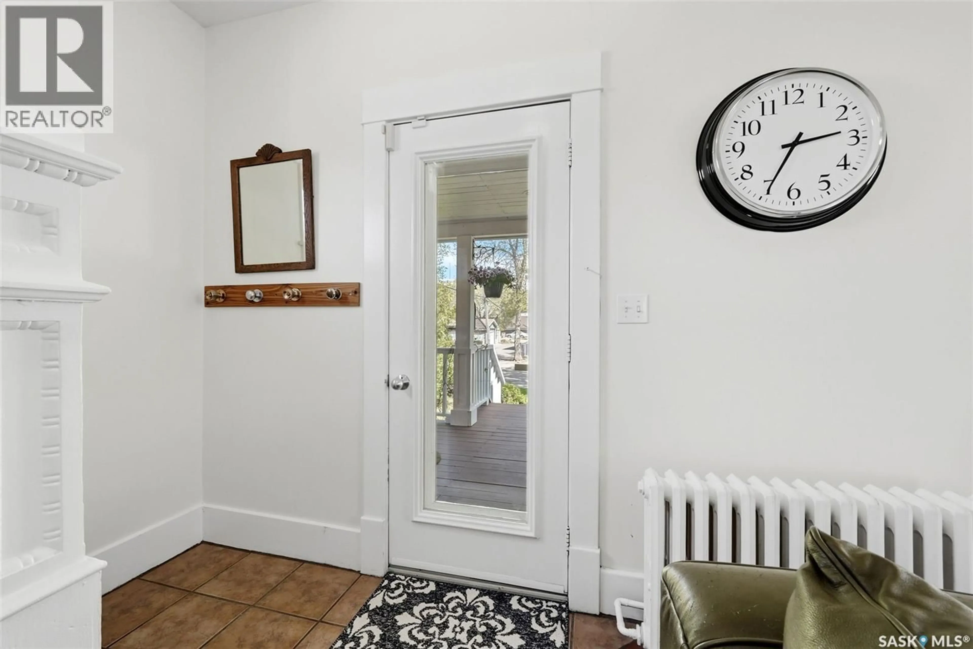 Indoor entryway for 2022 RETALLACK STREET, Regina Saskatchewan S4T2K2