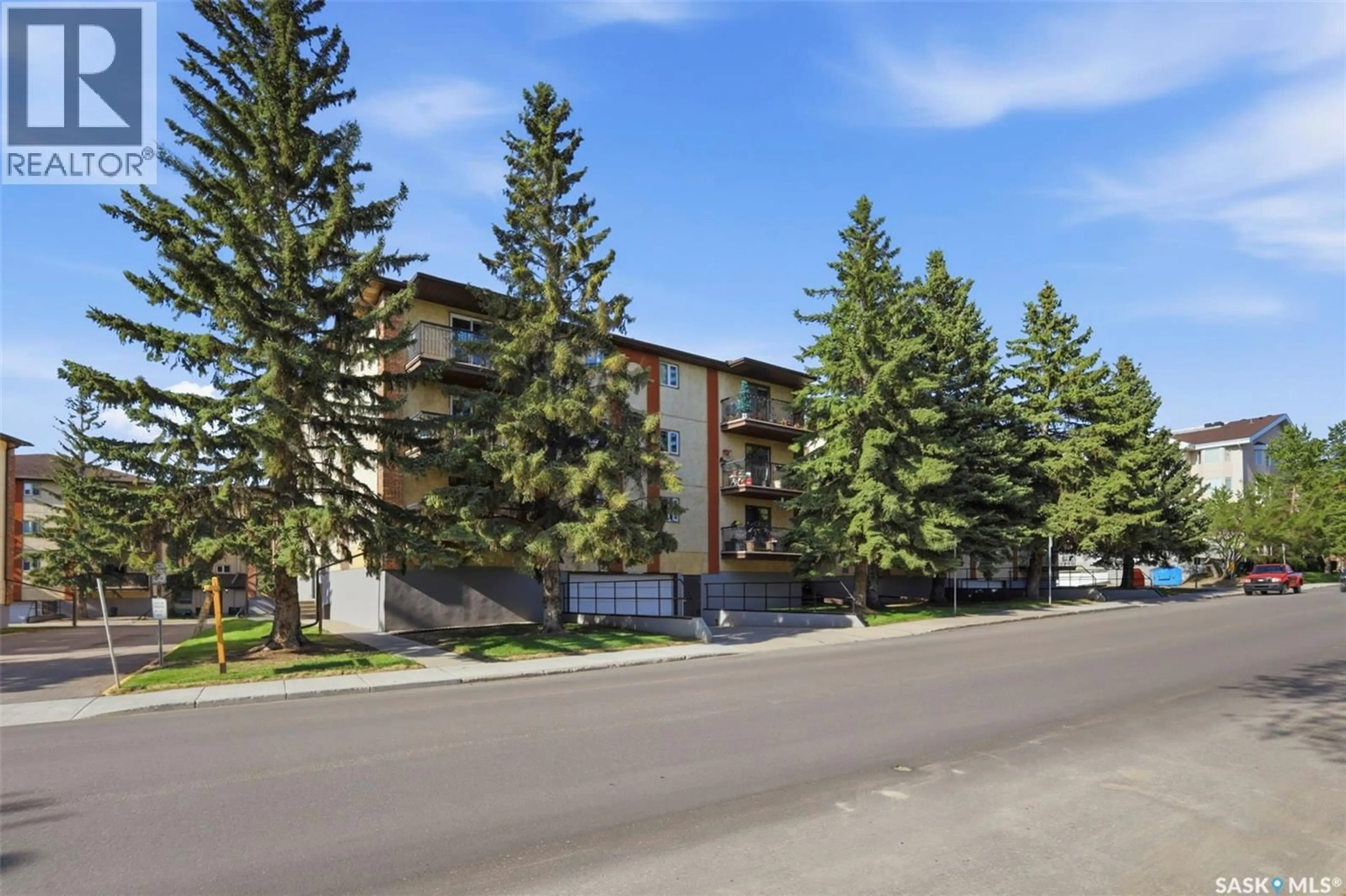 Patio, street for 3120 - 104 LOUISE STREET, Saskatoon Saskatchewan S7J3L8