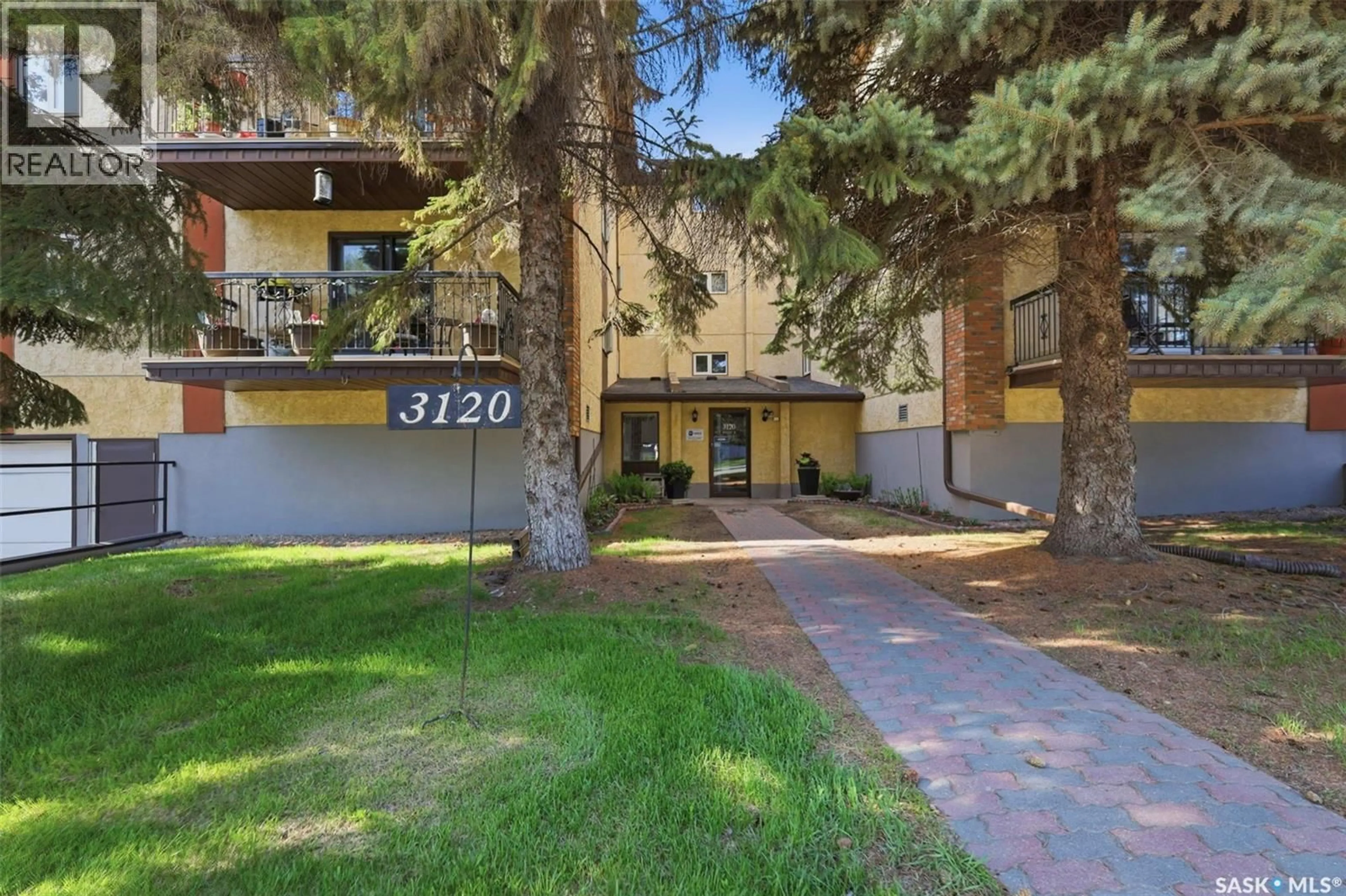 Patio, street for 3120 - 104 LOUISE STREET, Saskatoon Saskatchewan S7J3L8