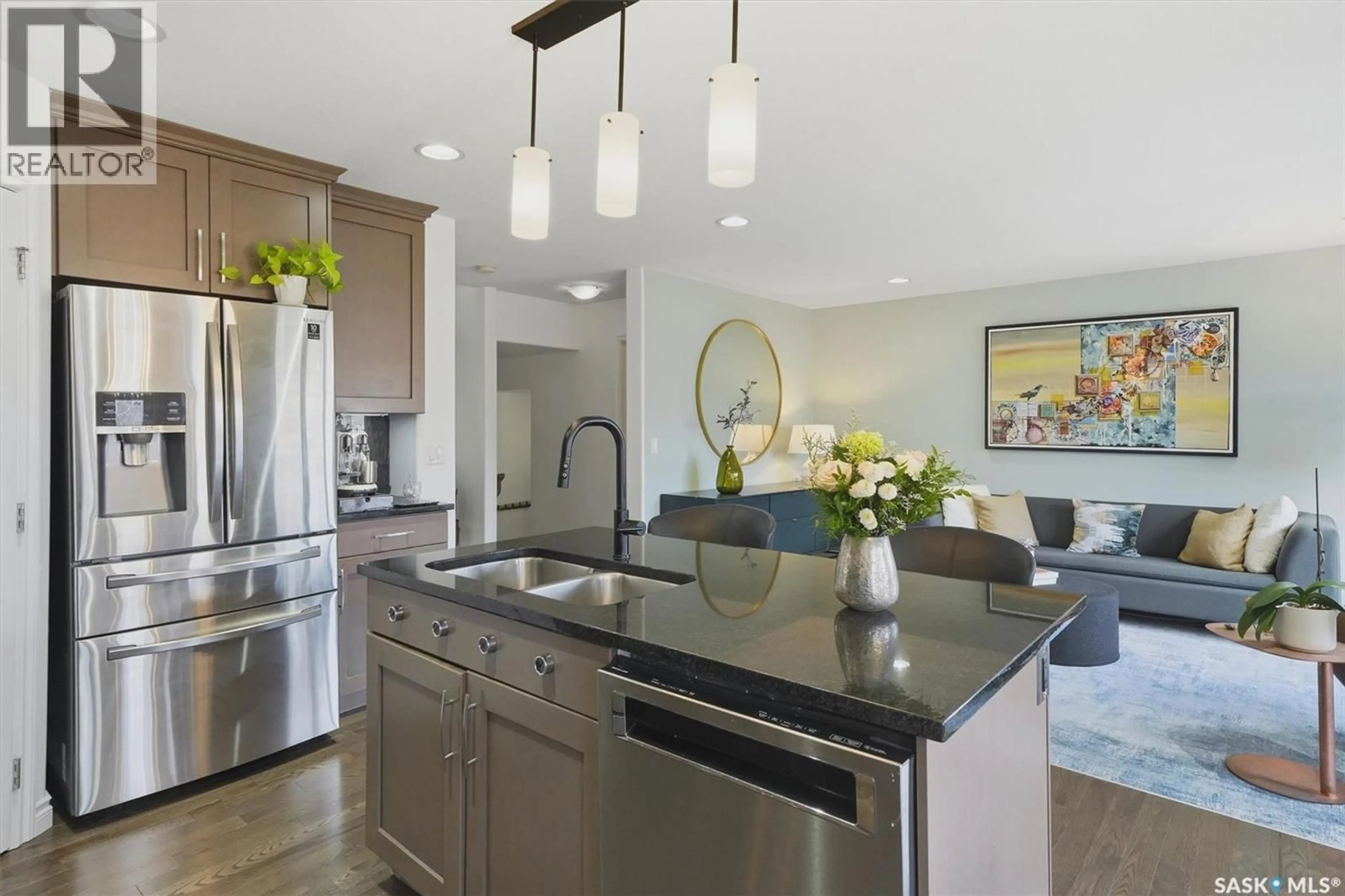 Contemporary kitchen, unknown for 106 WILKINS CRESCENT, Saskatoon Saskatchewan S7W0C5
