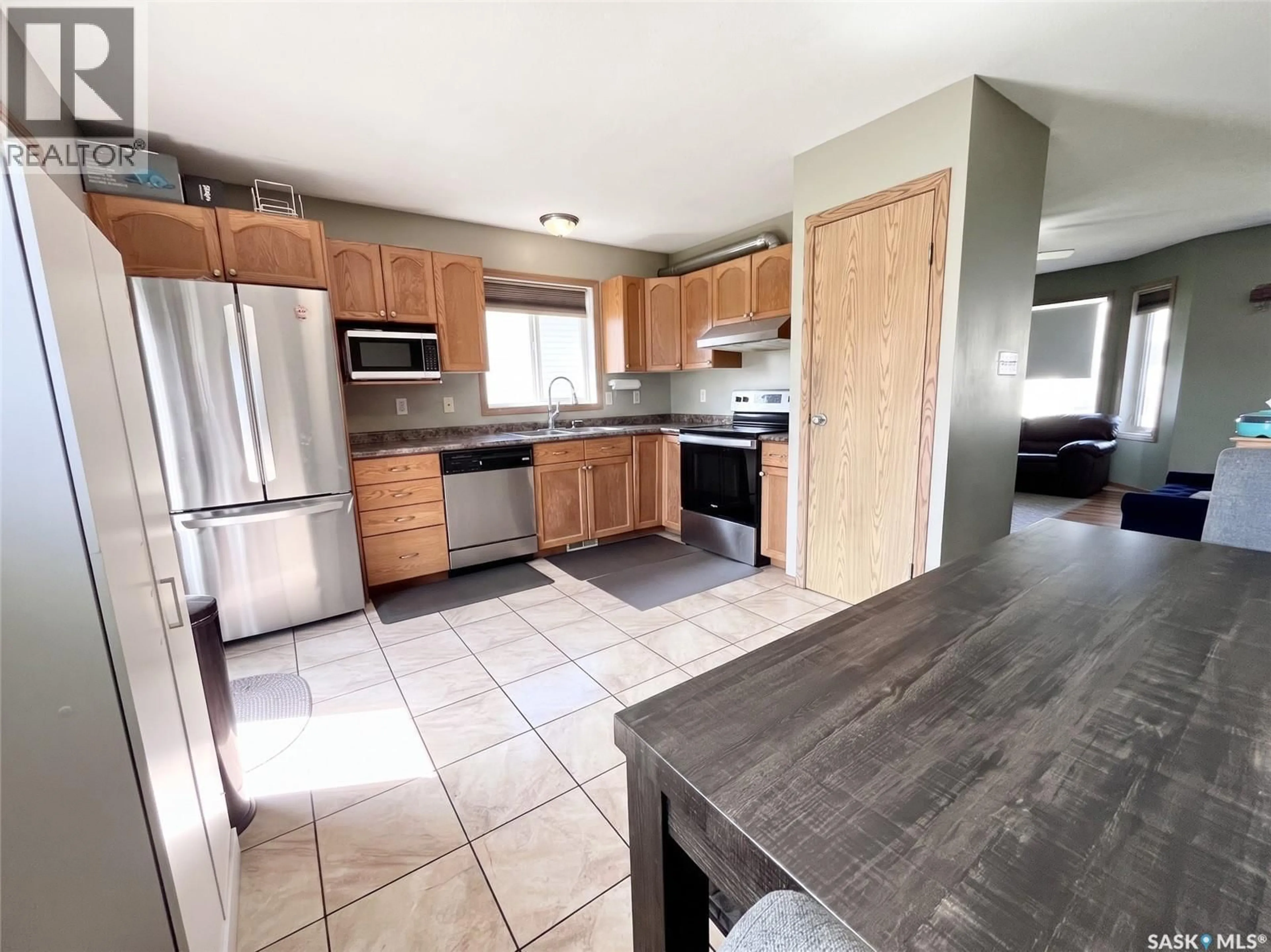 Open concept kitchen, unknown for 3150 3RD AVENUE, Prince Albert Saskatchewan S6V8E7