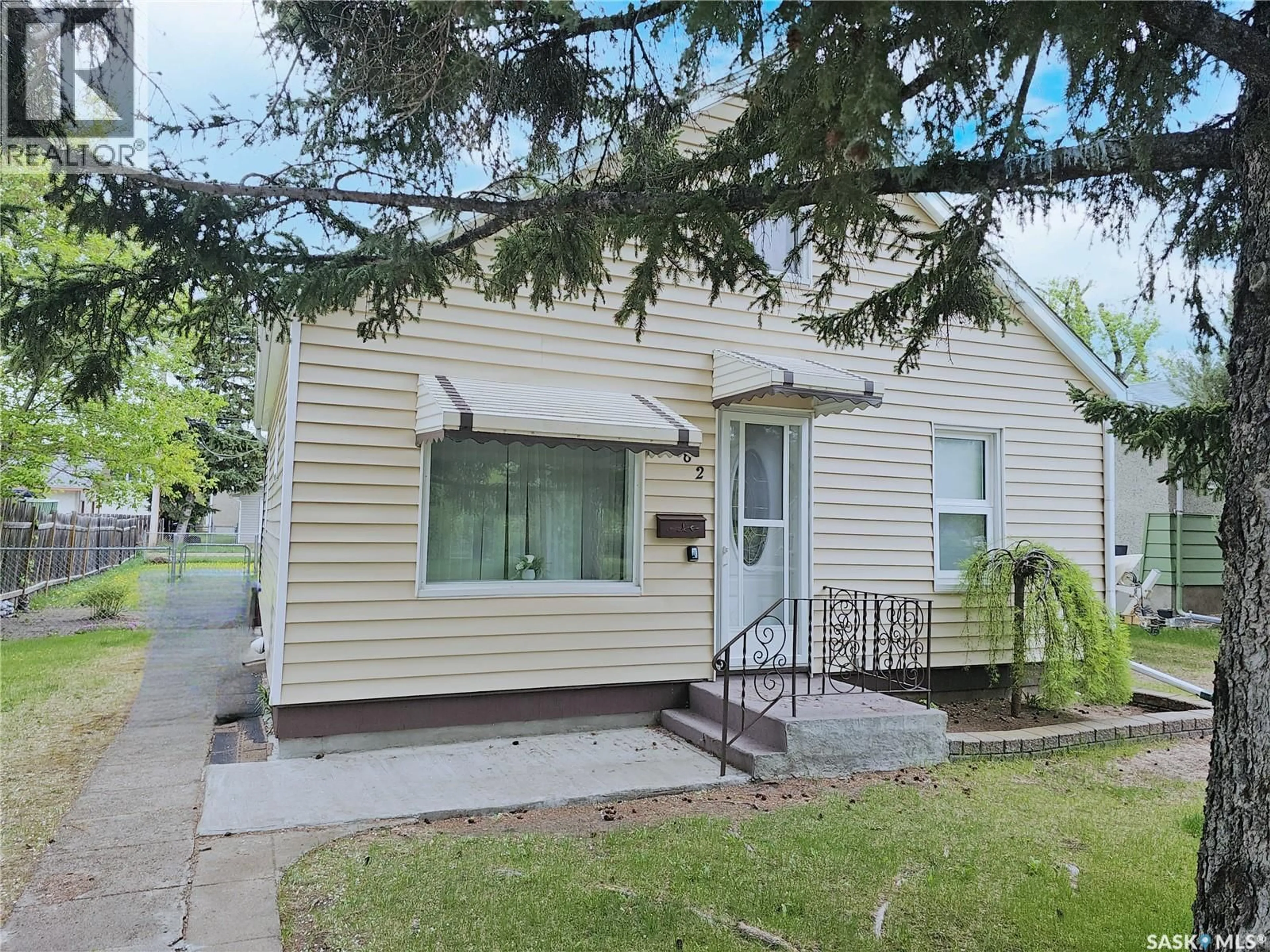 Home with vinyl exterior material, street for 682 101ST STREET, North Battleford Saskatchewan S9A0Y8