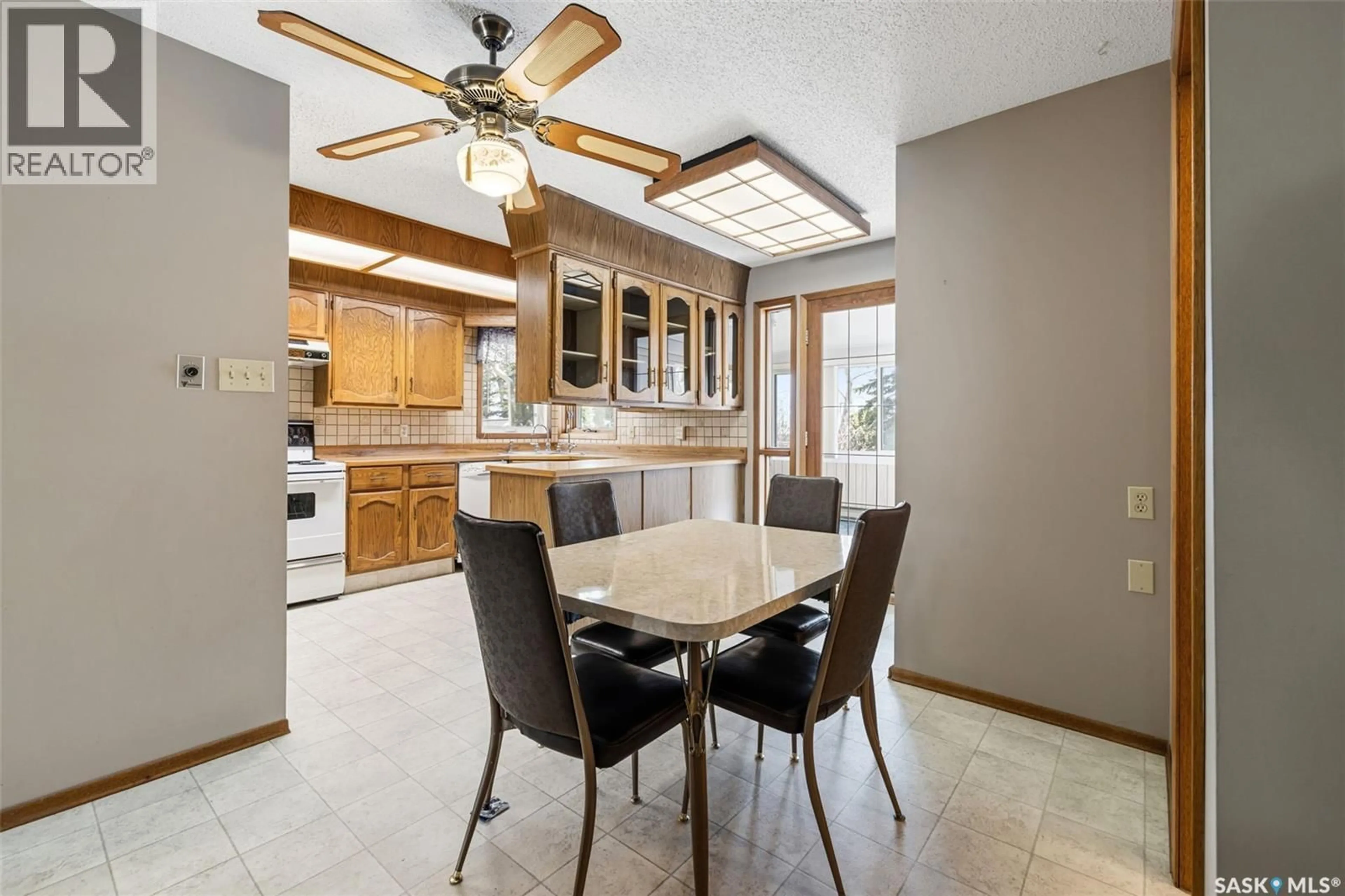 Open concept kitchen, ceramic/tile floor for 287 ROGERS ROAD, Regina Saskatchewan S4S7C5