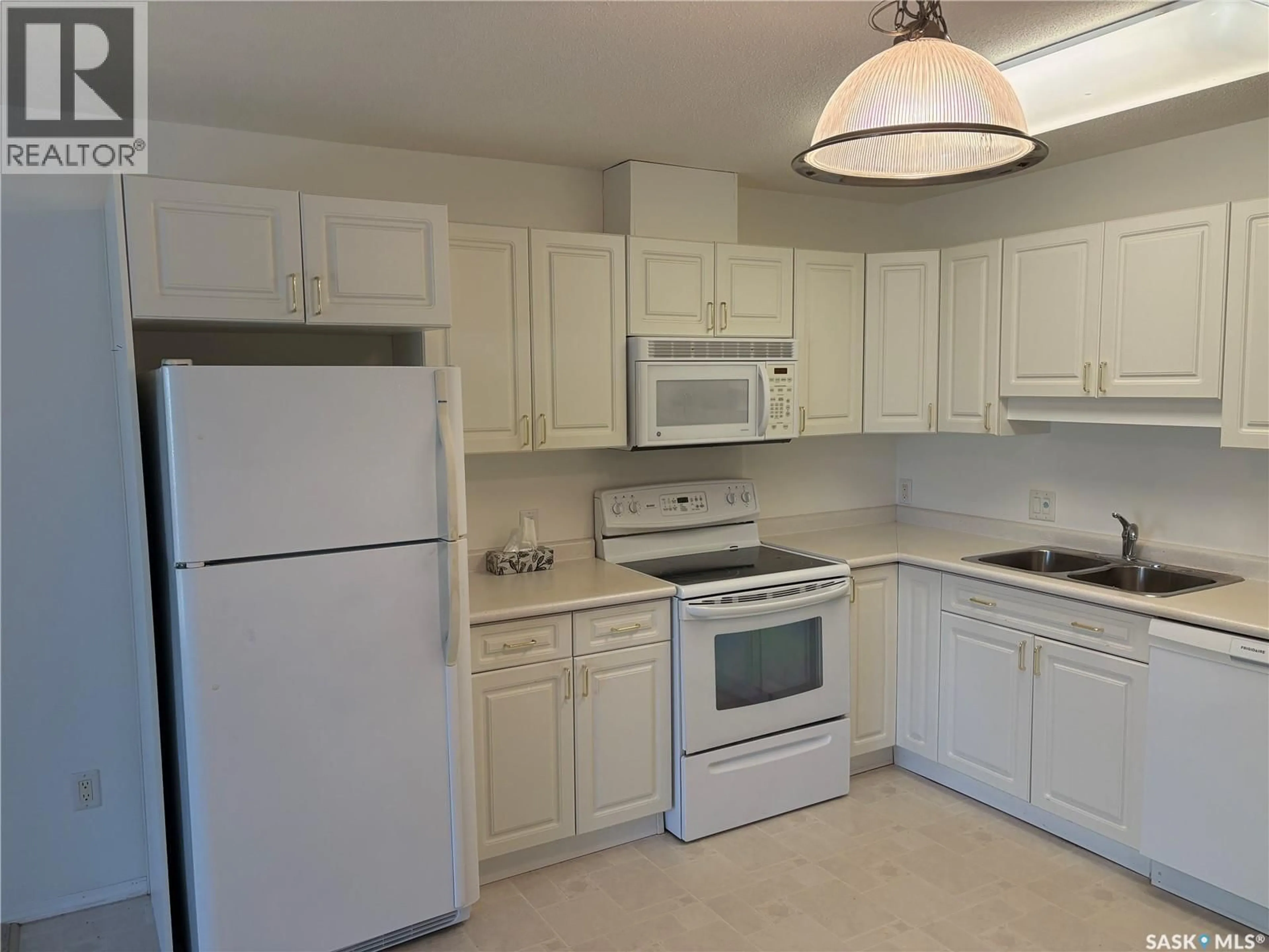 Standard kitchen, ceramic/tile floor for 301 1601 1ST STREET, Estevan Saskatchewan S4A2X4