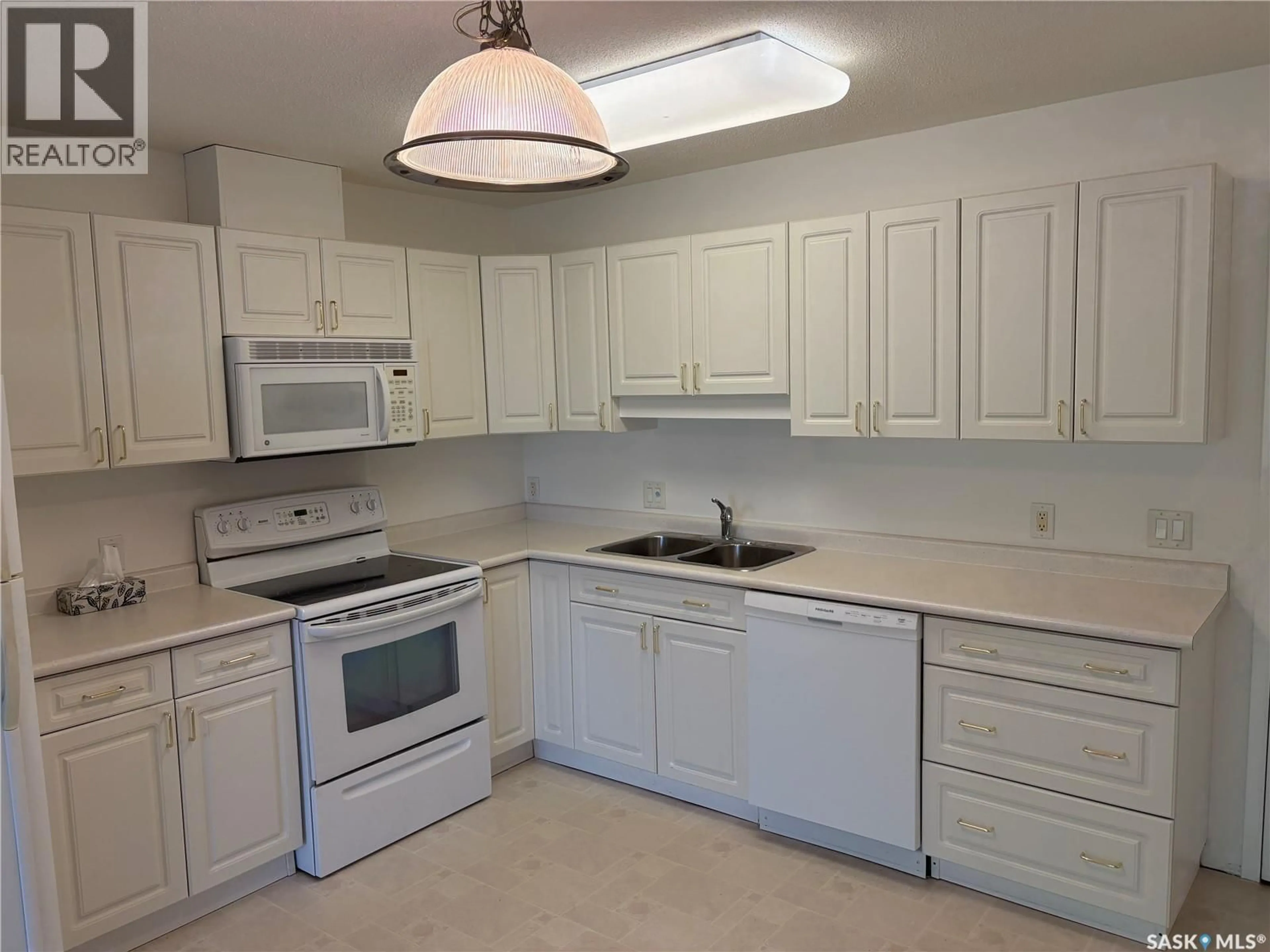 Standard kitchen, ceramic/tile floor for 301 1601 1ST STREET, Estevan Saskatchewan S4A2X4