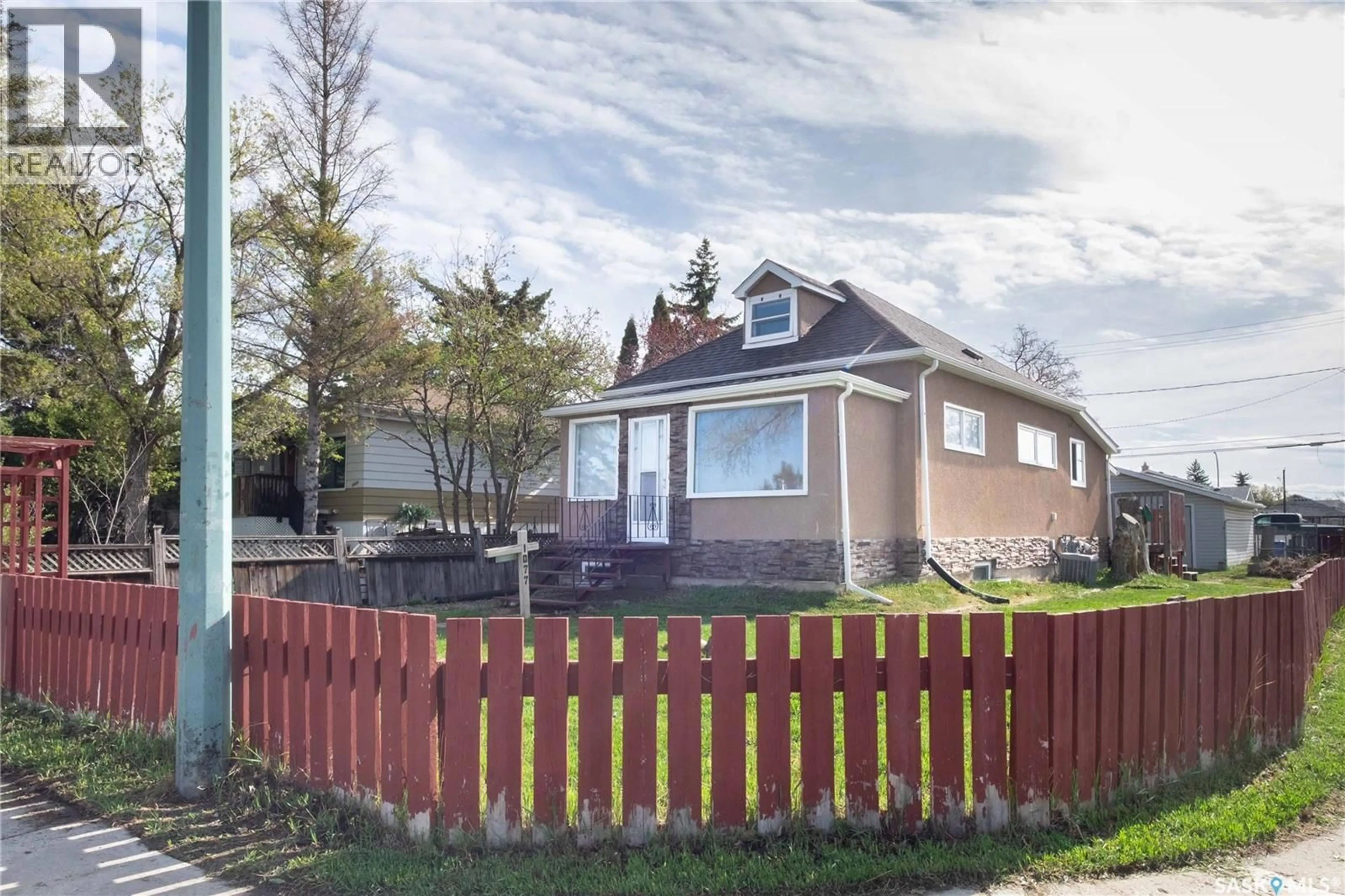 A pic from outside/outdoor area/front of a property/back of a property/a pic from drone, street for 1077 BRODER STREET, Regina Saskatchewan S4N3P8