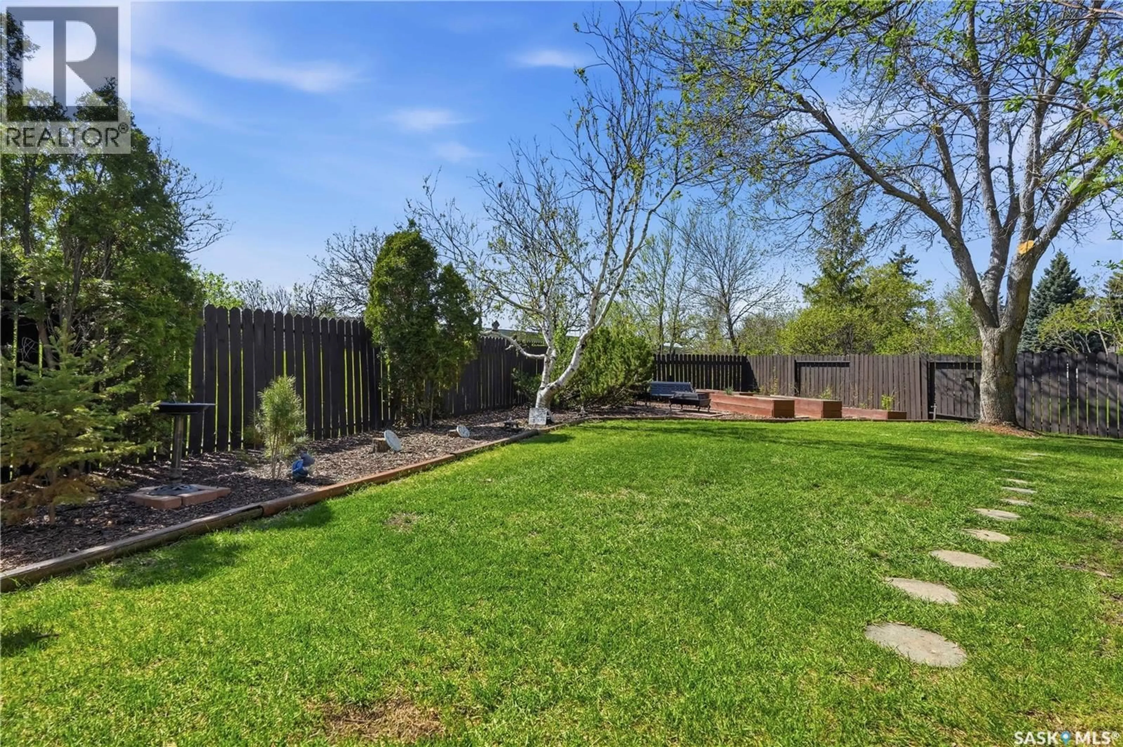 A pic from outside/outdoor area/front of a property/back of a property/a pic from drone, street for 2447 SWAYZE CRESCENT, Regina Saskatchewan S4V1A4