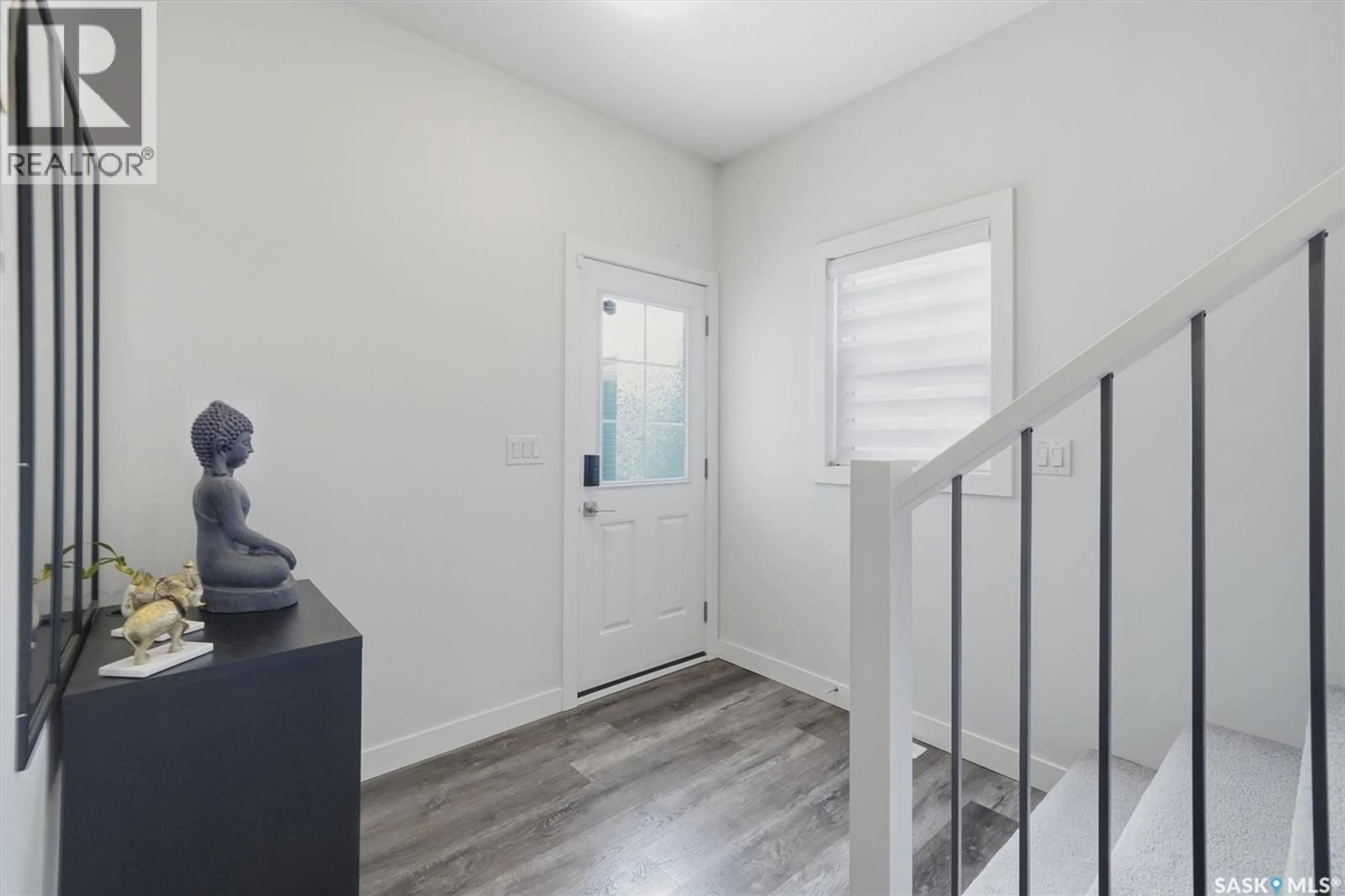 Indoor entryway for 259 SKOPIK CRESCENT, Saskatoon Saskatchewan S7V0N4