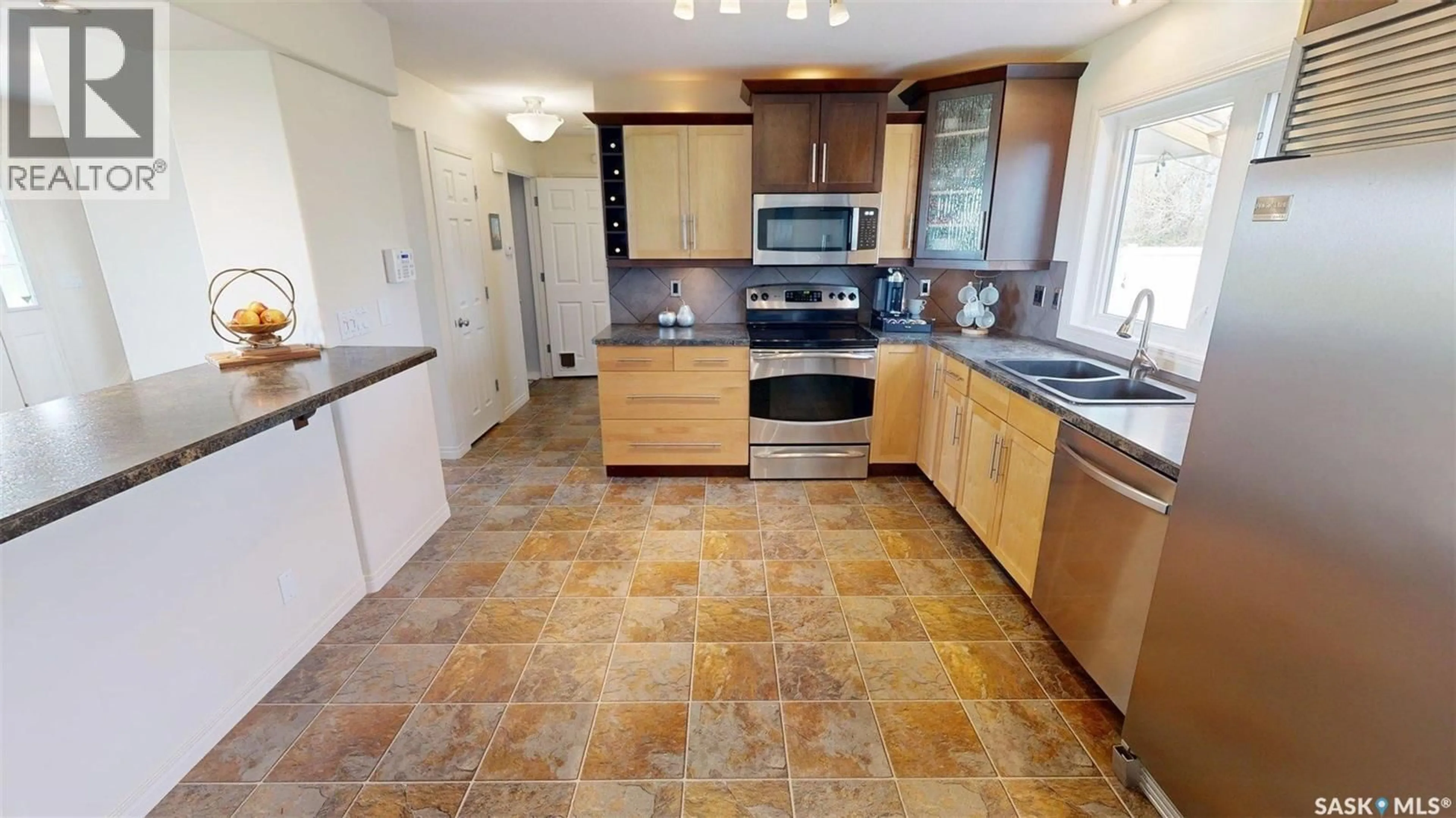 Standard kitchen, ceramic/tile floor for SW - 22-15-15 W2, Vibank Saskatchewan S0G4Y0