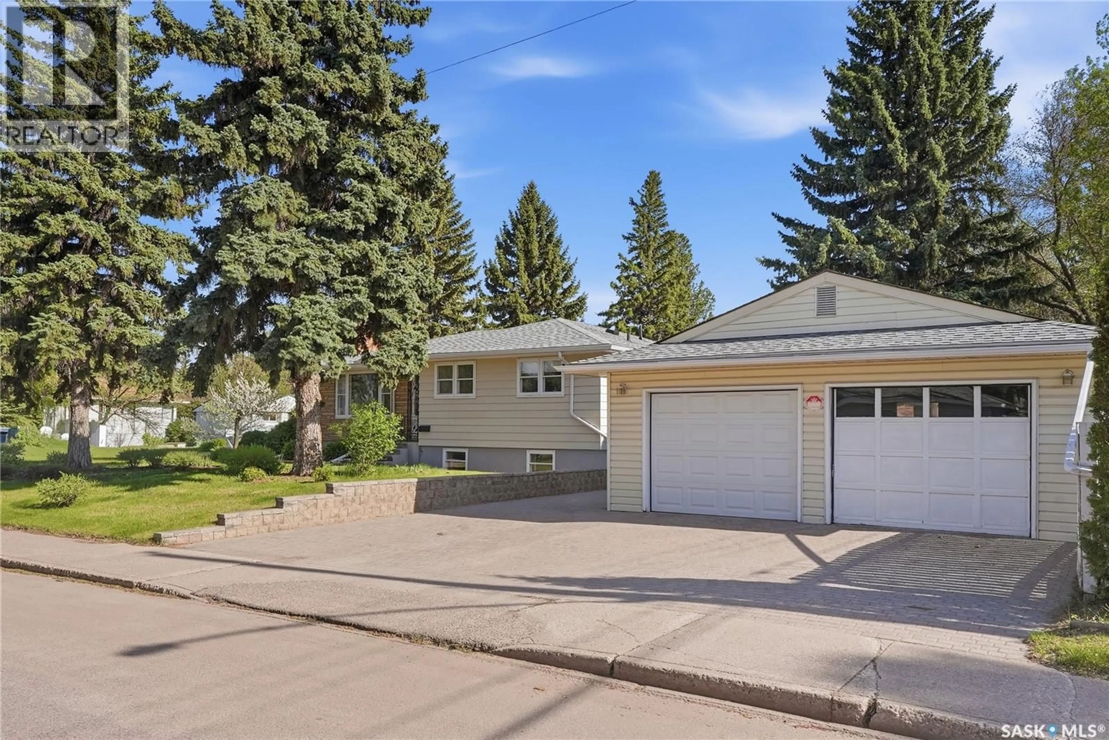 Unknown for 2102 CUMBERLAND AVENUE, Saskatoon Saskatchewan S7J1Z3