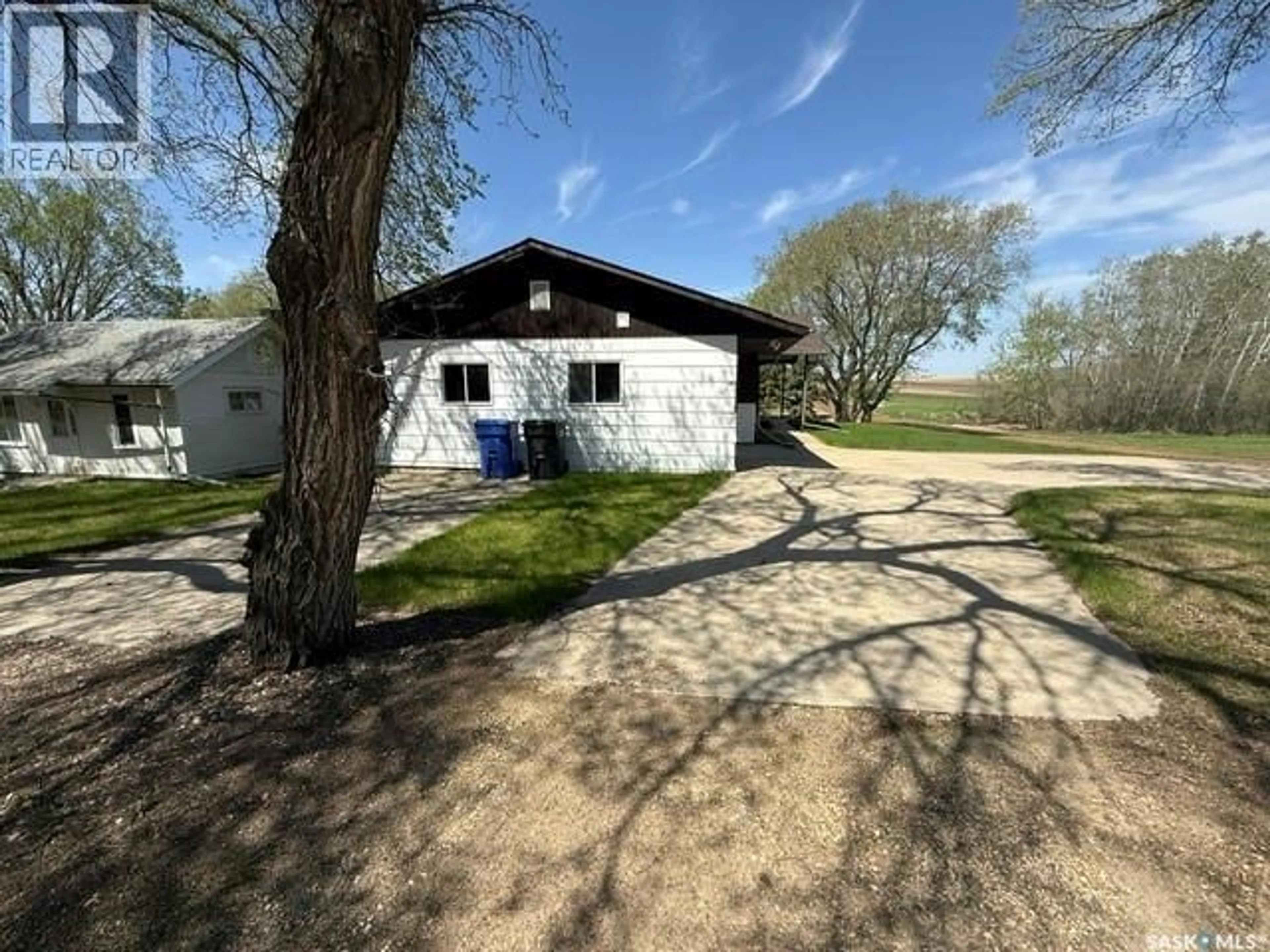 A pic from outside/outdoor area/front of a property/back of a property/a pic from drone, street for 161 PARK STREET, Kamsack Saskatchewan S0A1S0