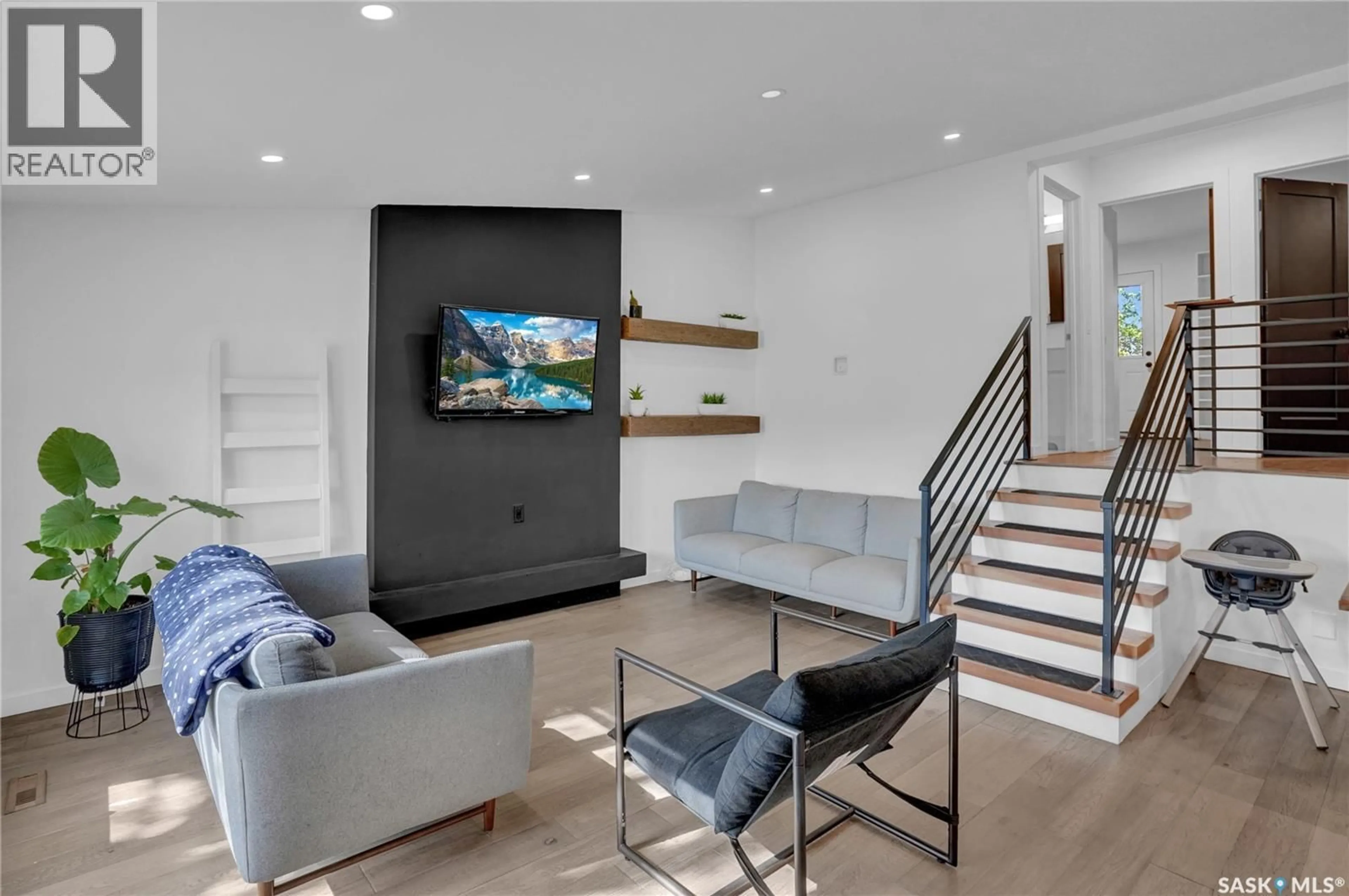 Home theater for 1114 BAYDA CRESCENT, Regina Saskatchewan S4N6Y6