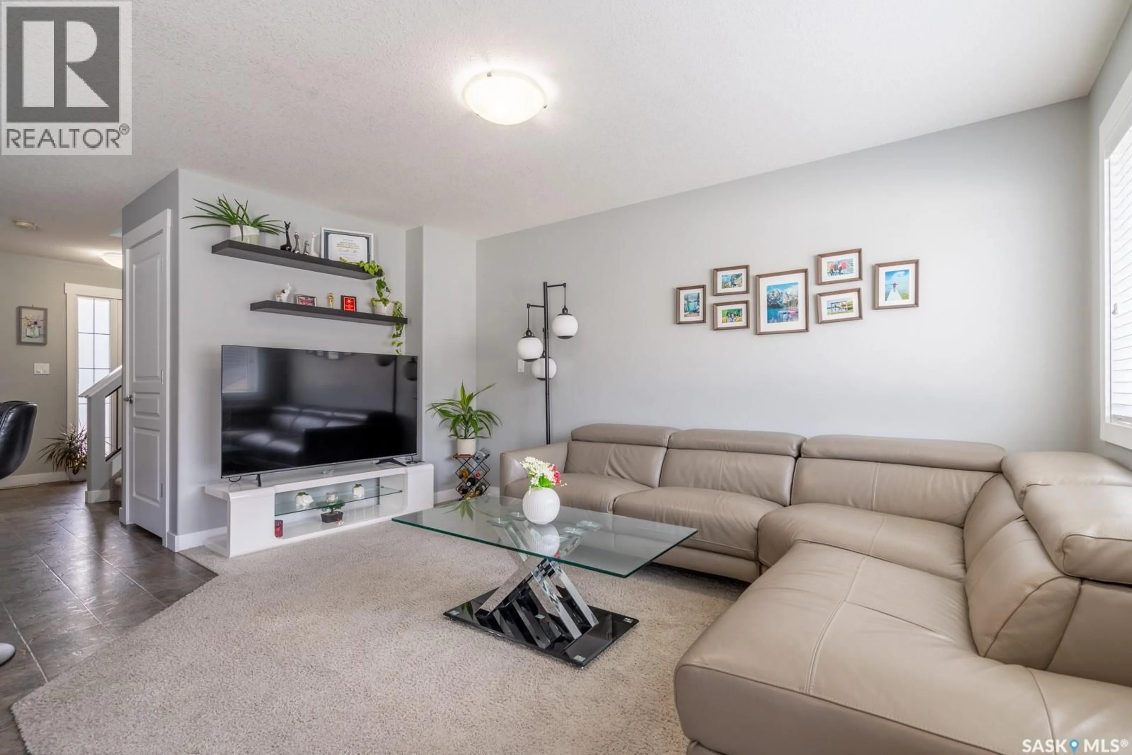 Living room with furniture, unknown for 4510 GREEN LANE, Regina Saskatchewan S4V3H5