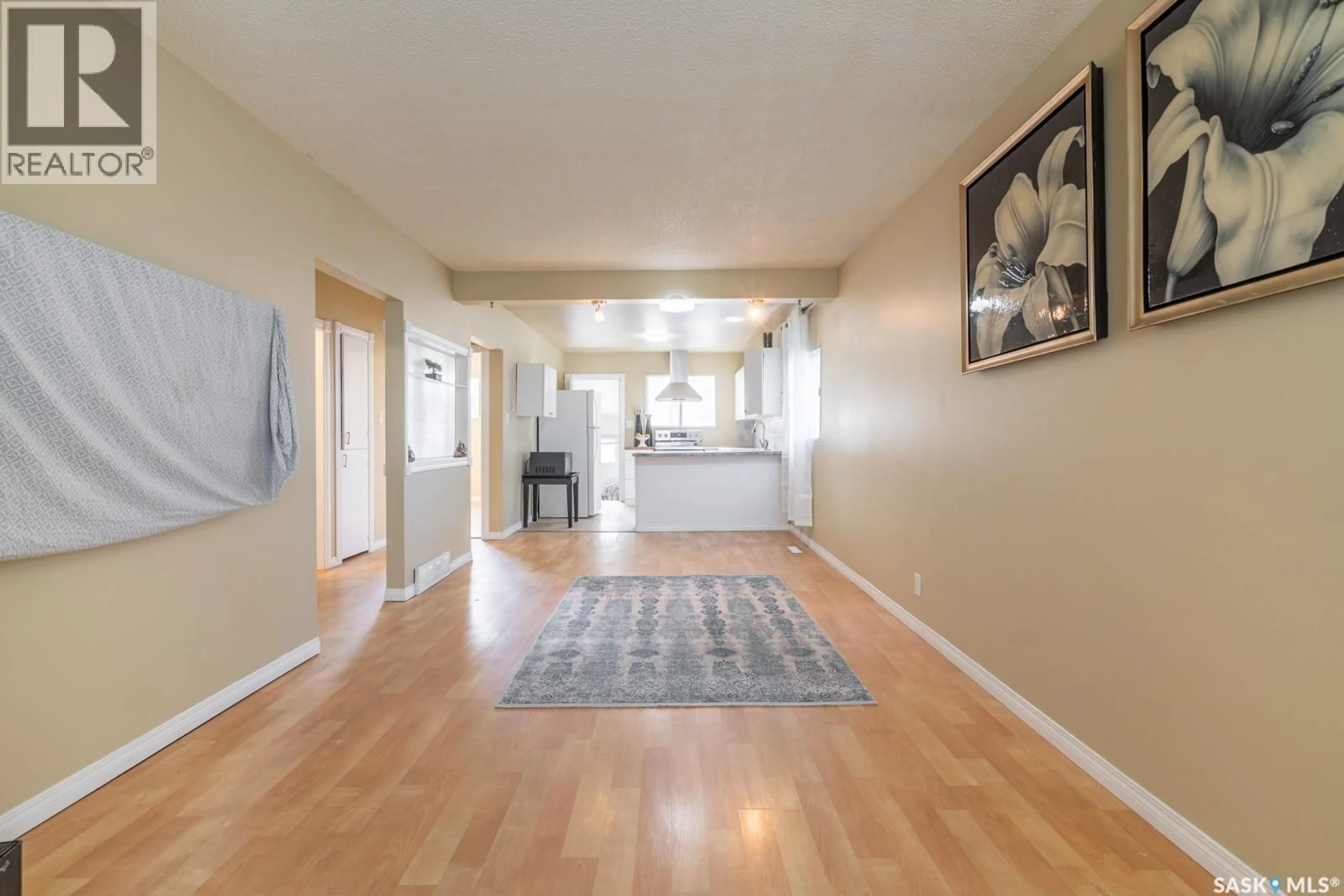 Indoor entryway for 1840 QUEBEC STREET, Regina Saskatchewan S4P1J5