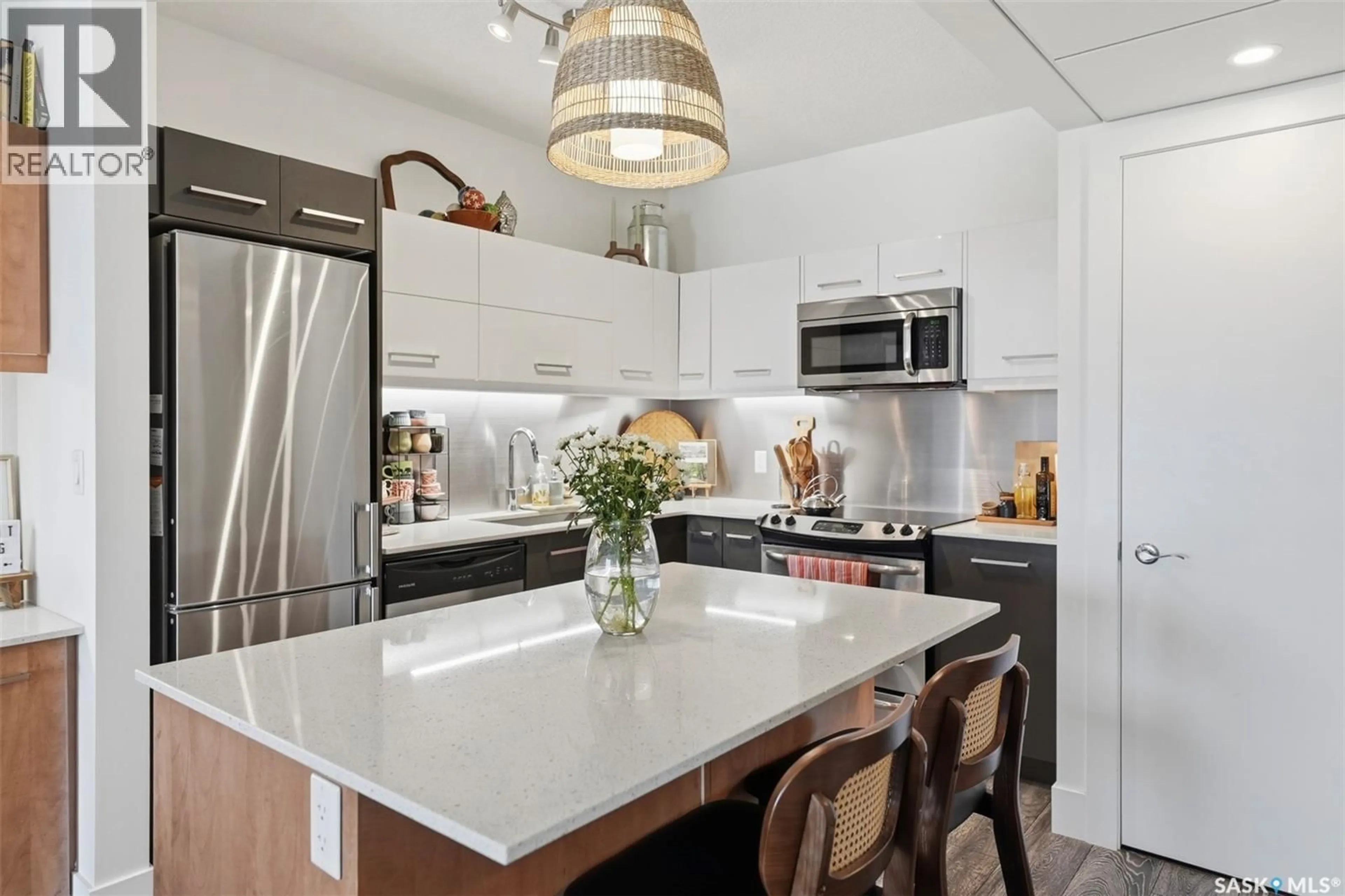 Contemporary kitchen, ceramic/tile floor for 409 - 409 B AVENUE, Saskatoon Saskatchewan S7M5M8
