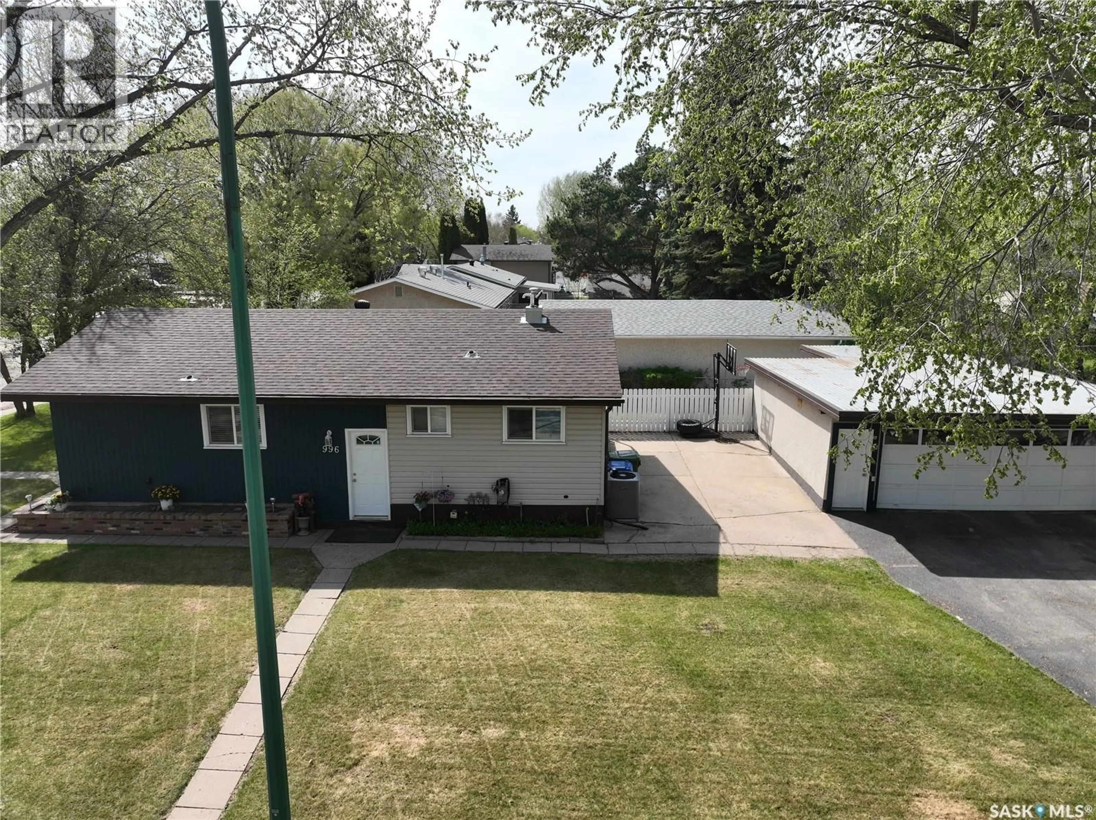 A pic from outside/outdoor area/front of a property/back of a property/a pic from drone, street for 996 BRADSHAW PLACE, Prince Albert Saskatchewan S6V2P4