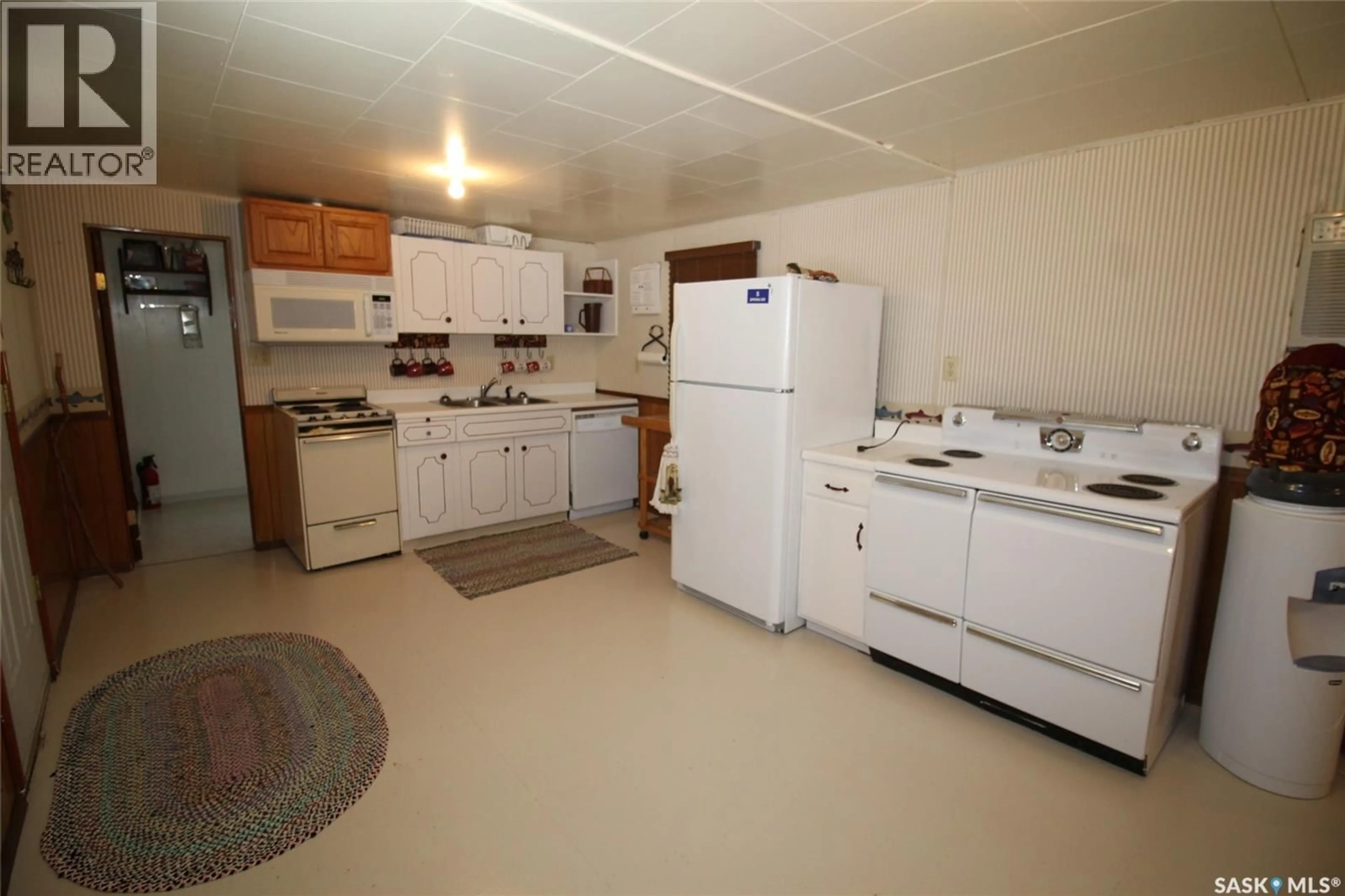 Standard kitchen, unknown for 3-5 SPRINGS DRIVE, Bone Creek Rm No. 108 Saskatchewan S0N2M0