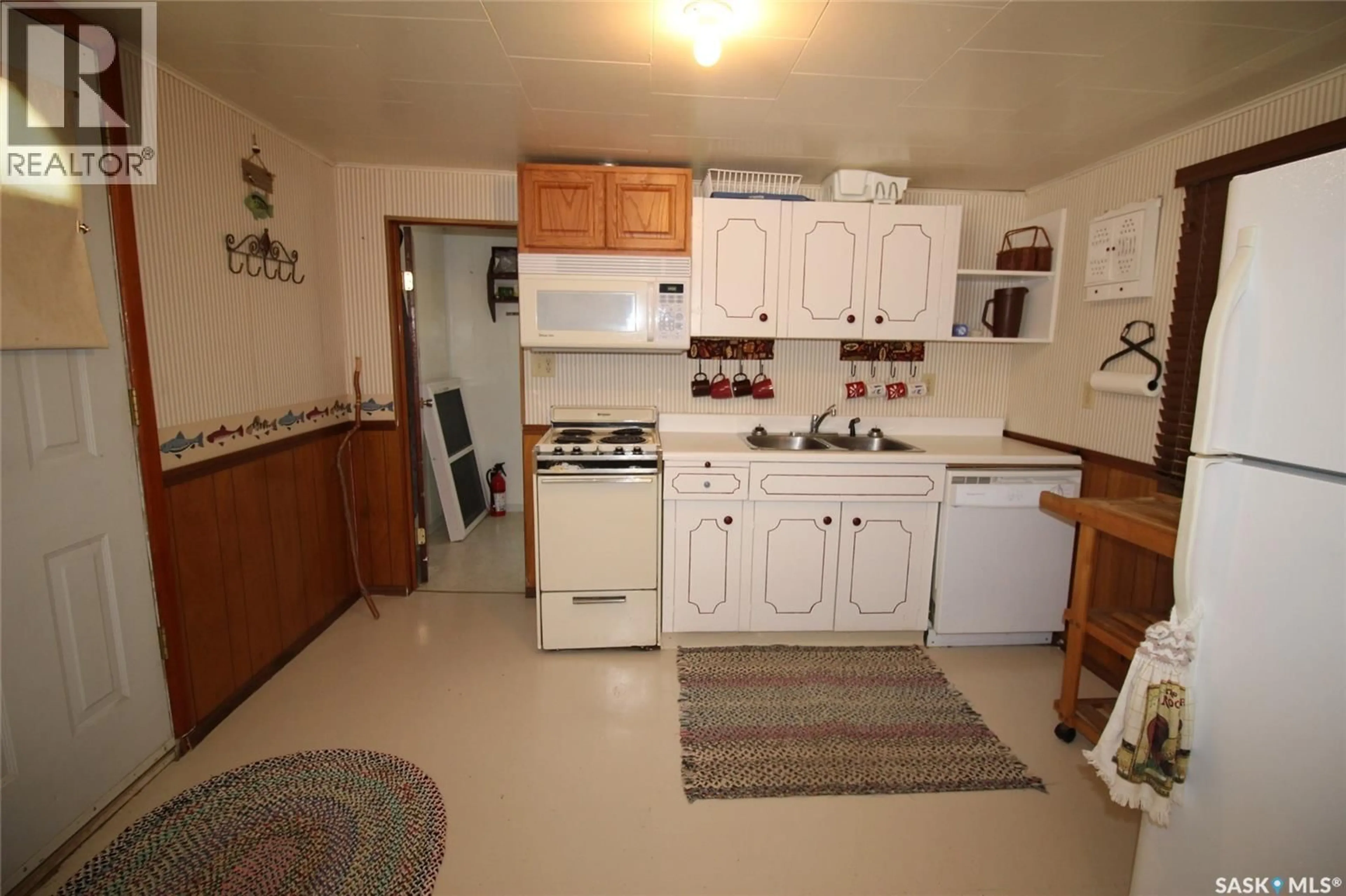 Standard kitchen, ceramic/tile floor for 3-5 SPRINGS DRIVE, Bone Creek Rm No. 108 Saskatchewan S0N2M0