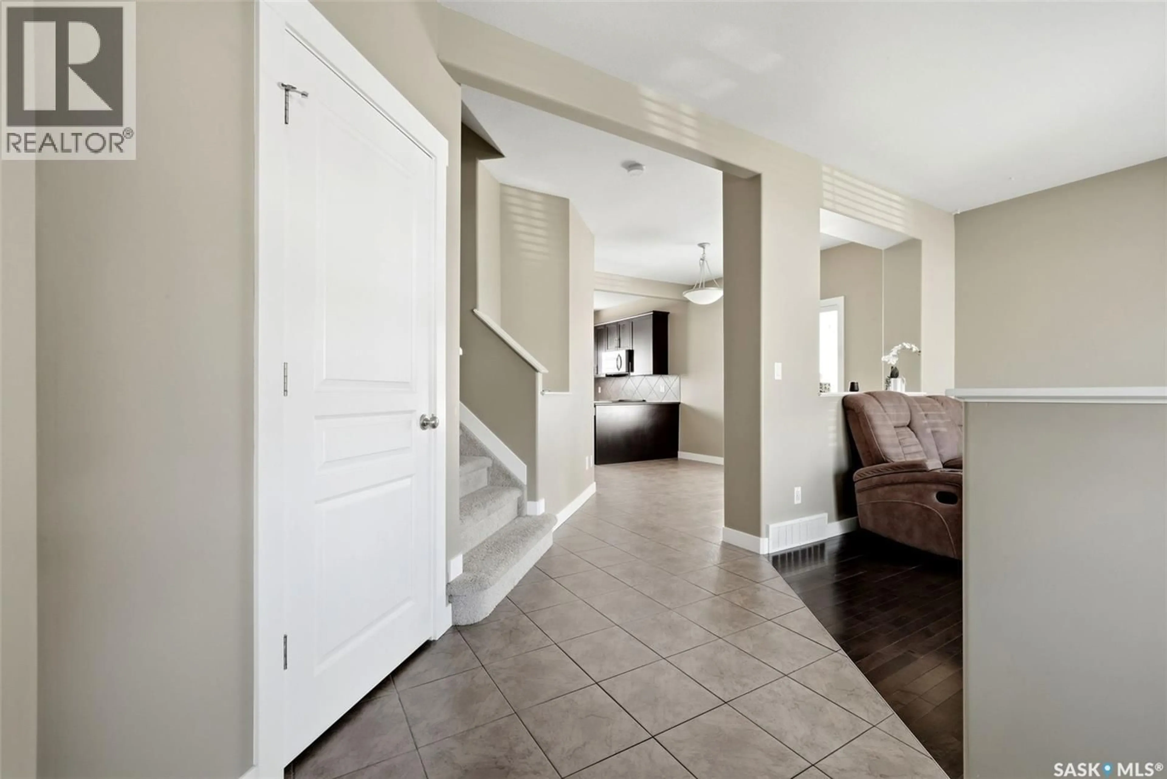 Indoor entryway for 3354 GREEN MOSS LANE, Regina Saskatchewan S4V1P2