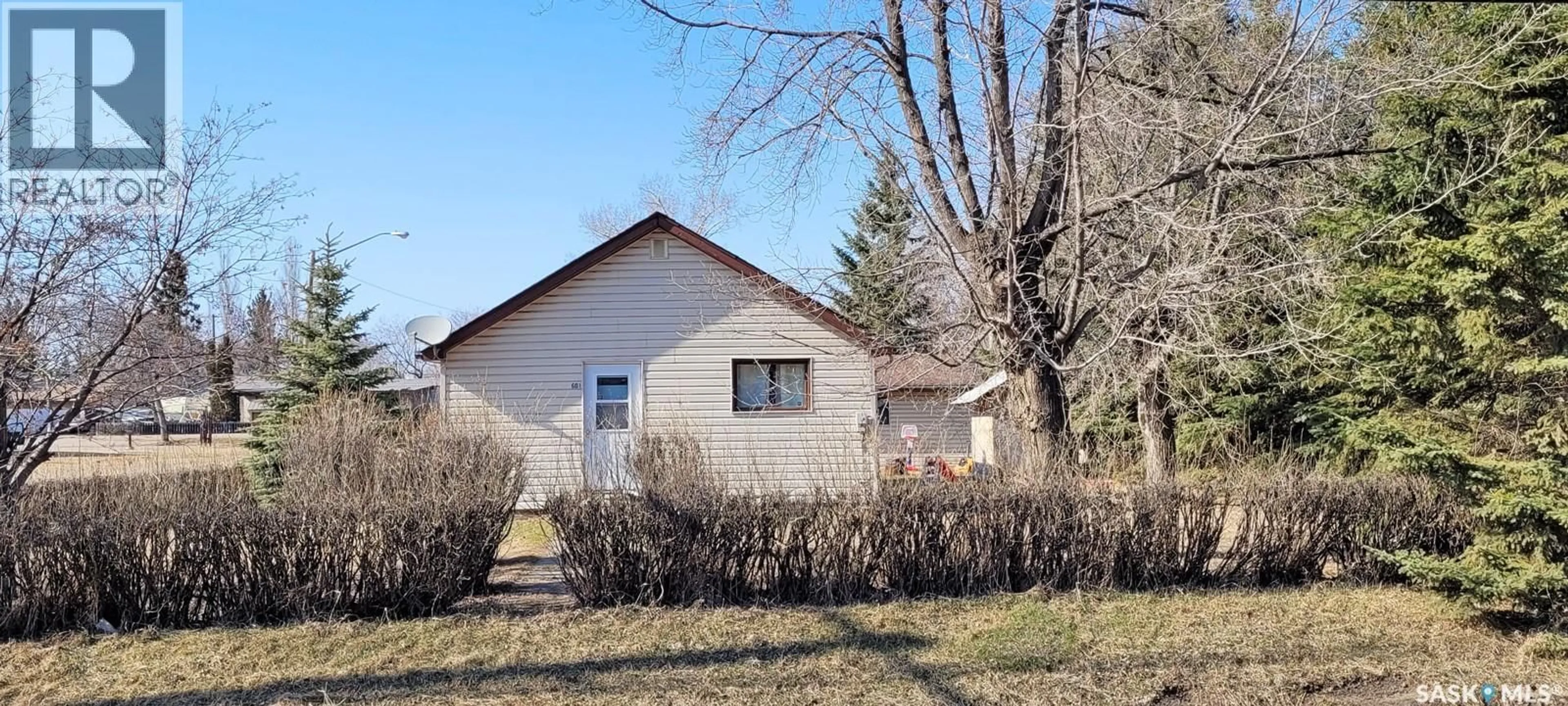 Unknown for 601 3RD AVENUE, Meadow Lake Saskatchewan S9X1H7