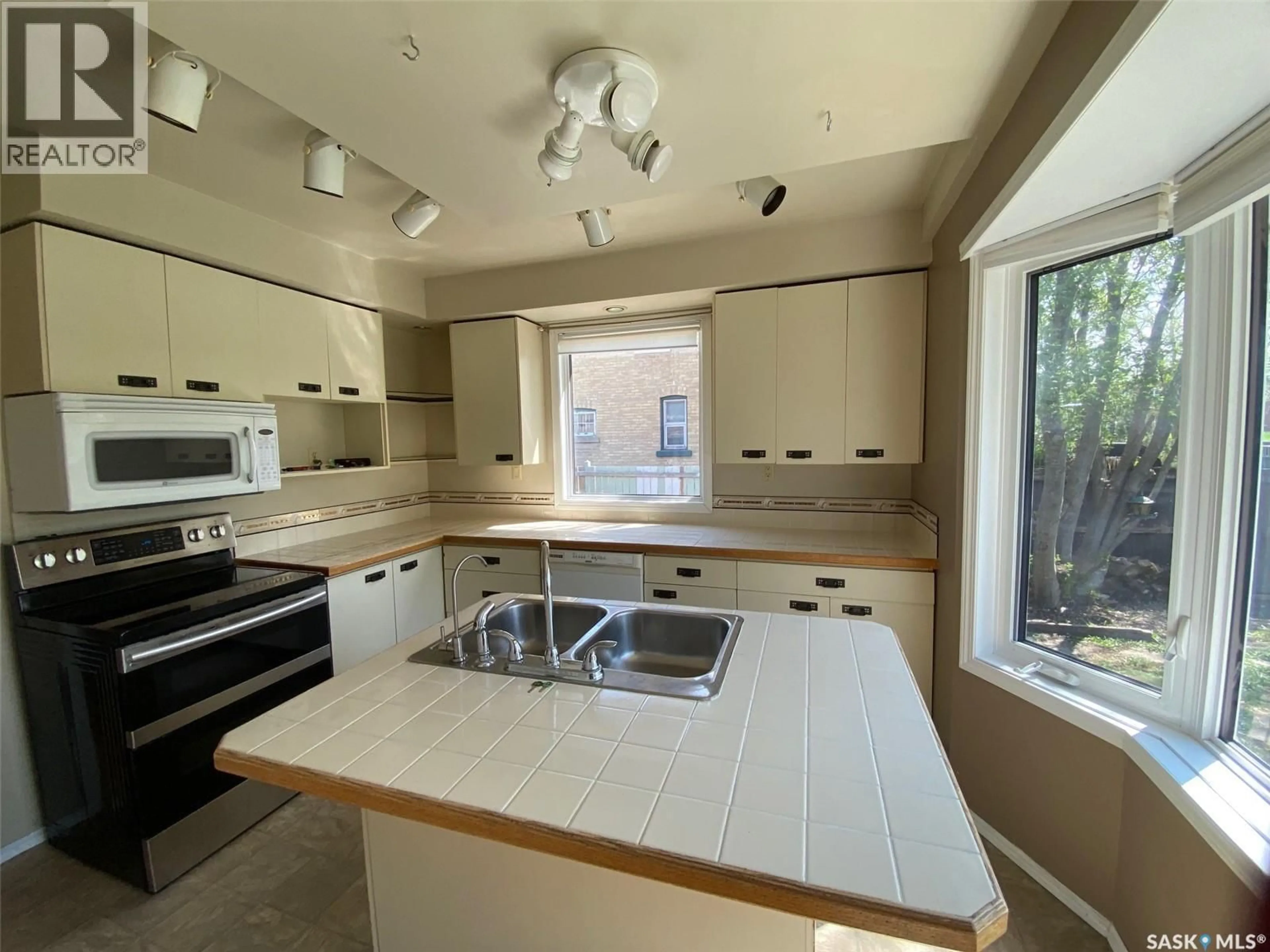Standard kitchen, unknown for 210 FIRST AVENUE, Yorkton Saskatchewan S3N1K2