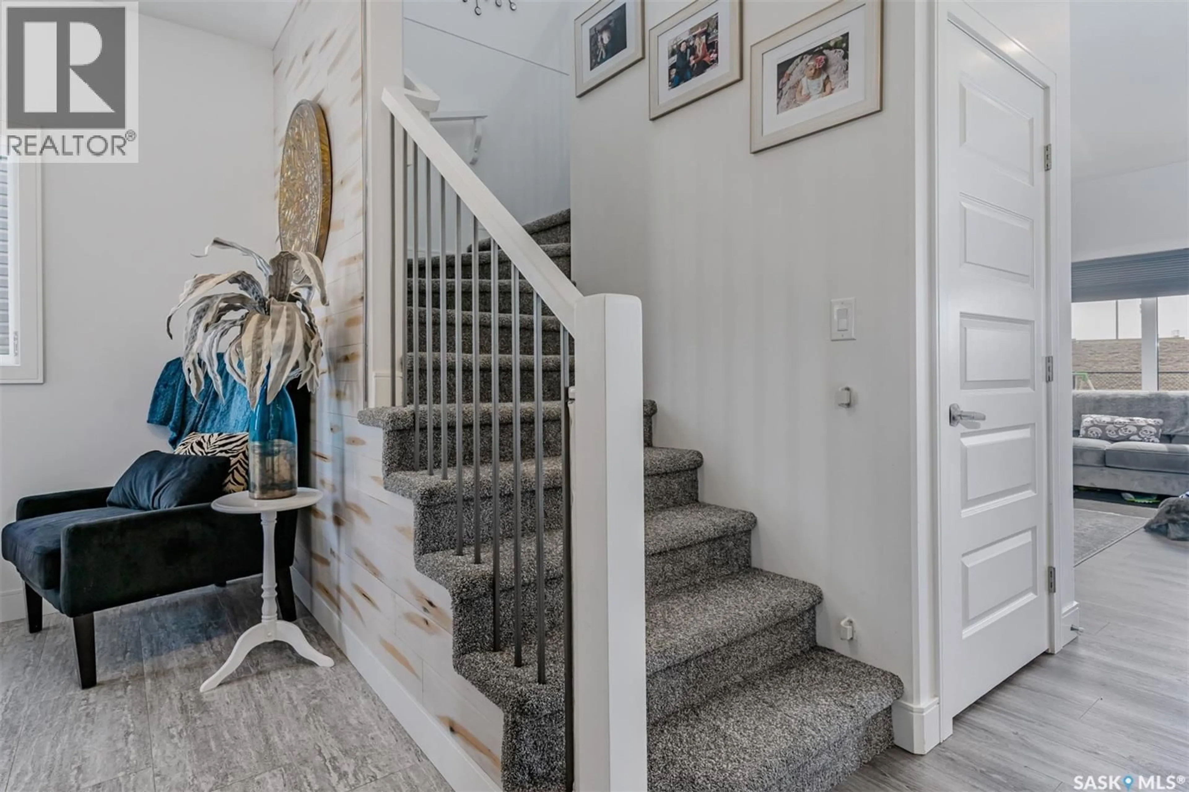 Stairs for 335 HASSARD CLOSE, Saskatoon Saskatchewan S7L4Y7