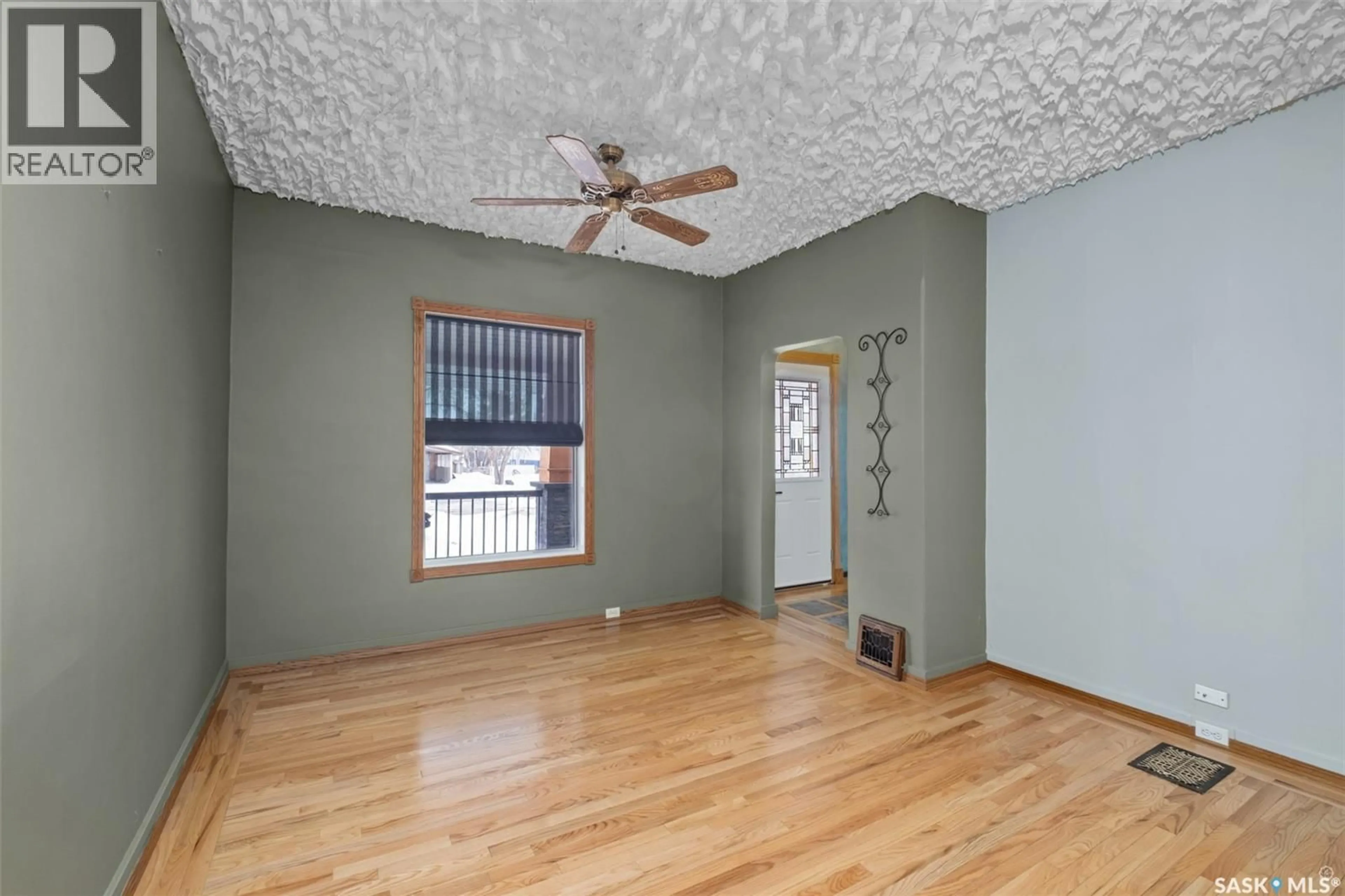 A pic of a room for 1027 4TH STREET, Prince Albert Saskatchewan S6V0L1