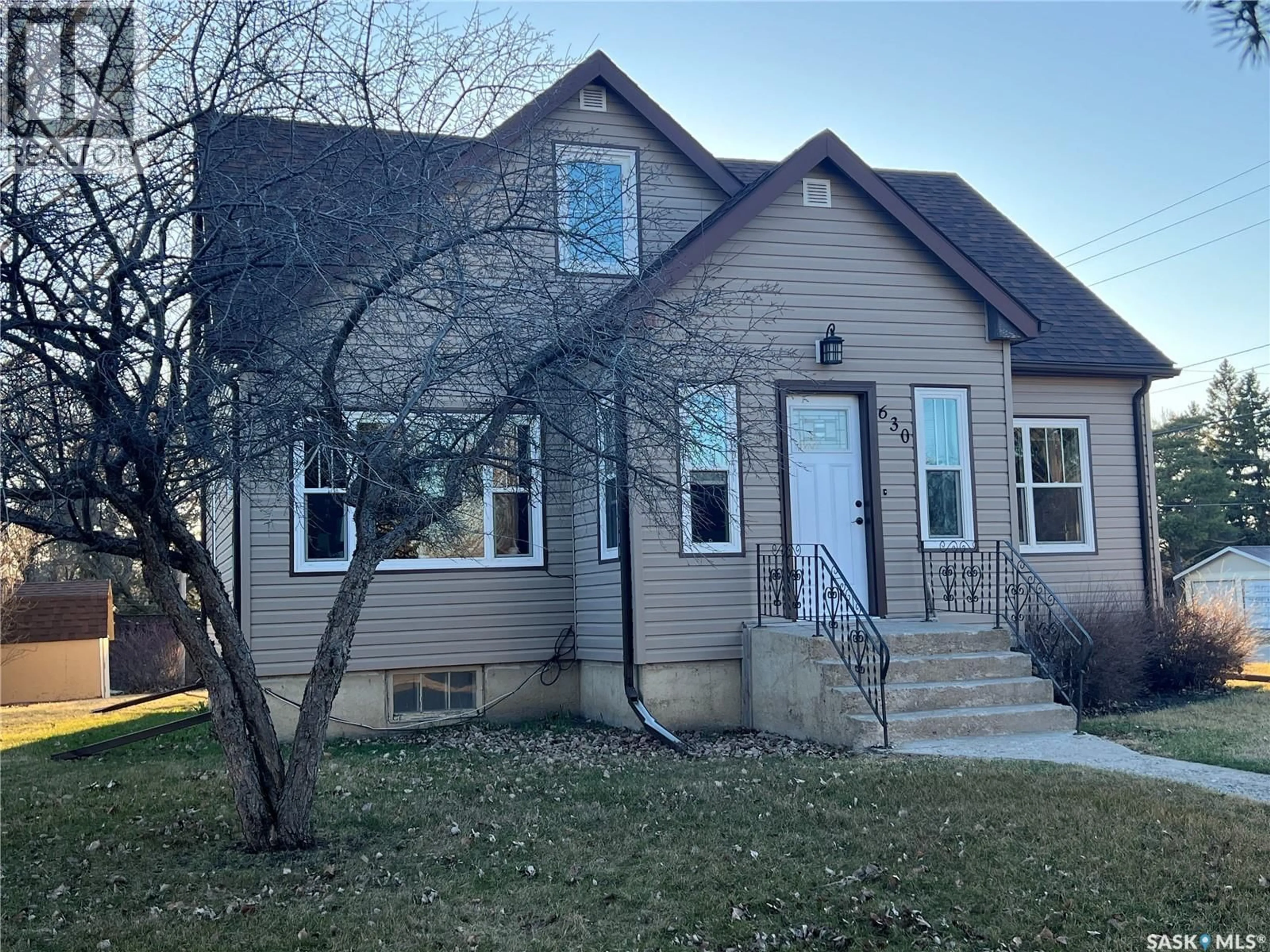 Home with vinyl exterior material, street for 630 MAIN STREET, Esterhazy Saskatchewan S0A0X0