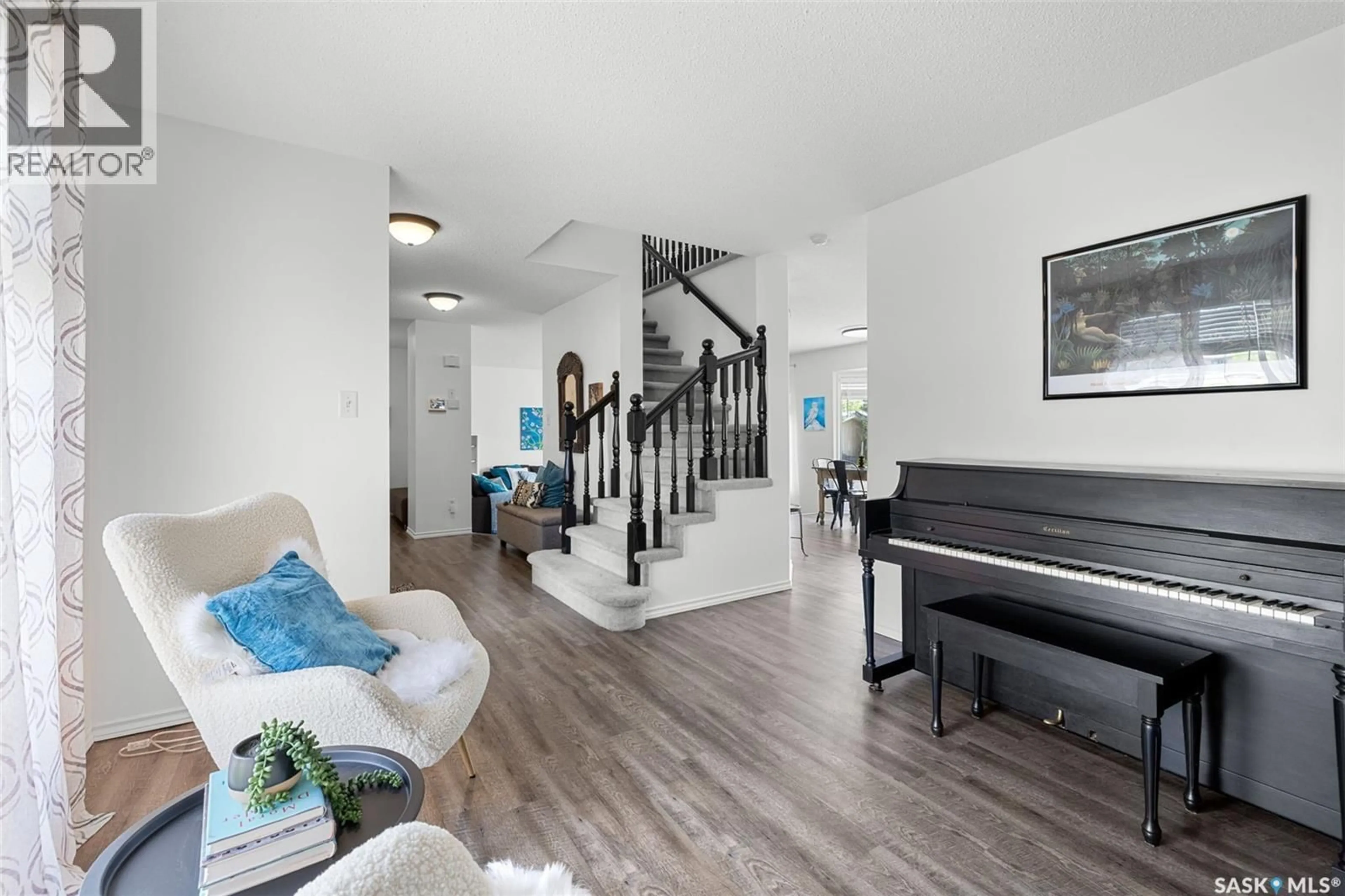 Unknown for 8628 THURSTON CRESCENT, Regina Saskatchewan S4Y1A3