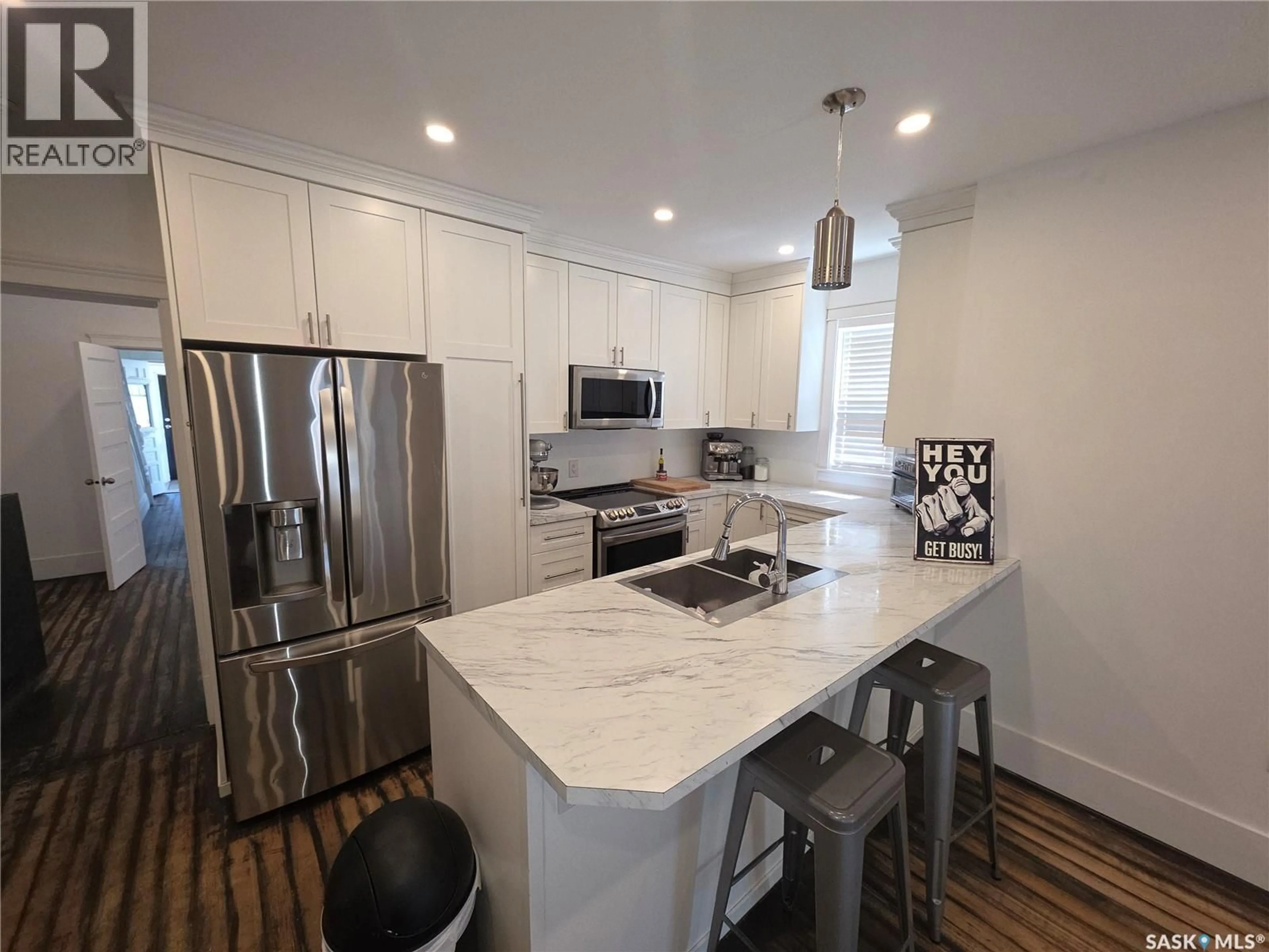 Open concept kitchen, unknown for 125 D AVENUE, Saskatoon Saskatchewan S7M1P6