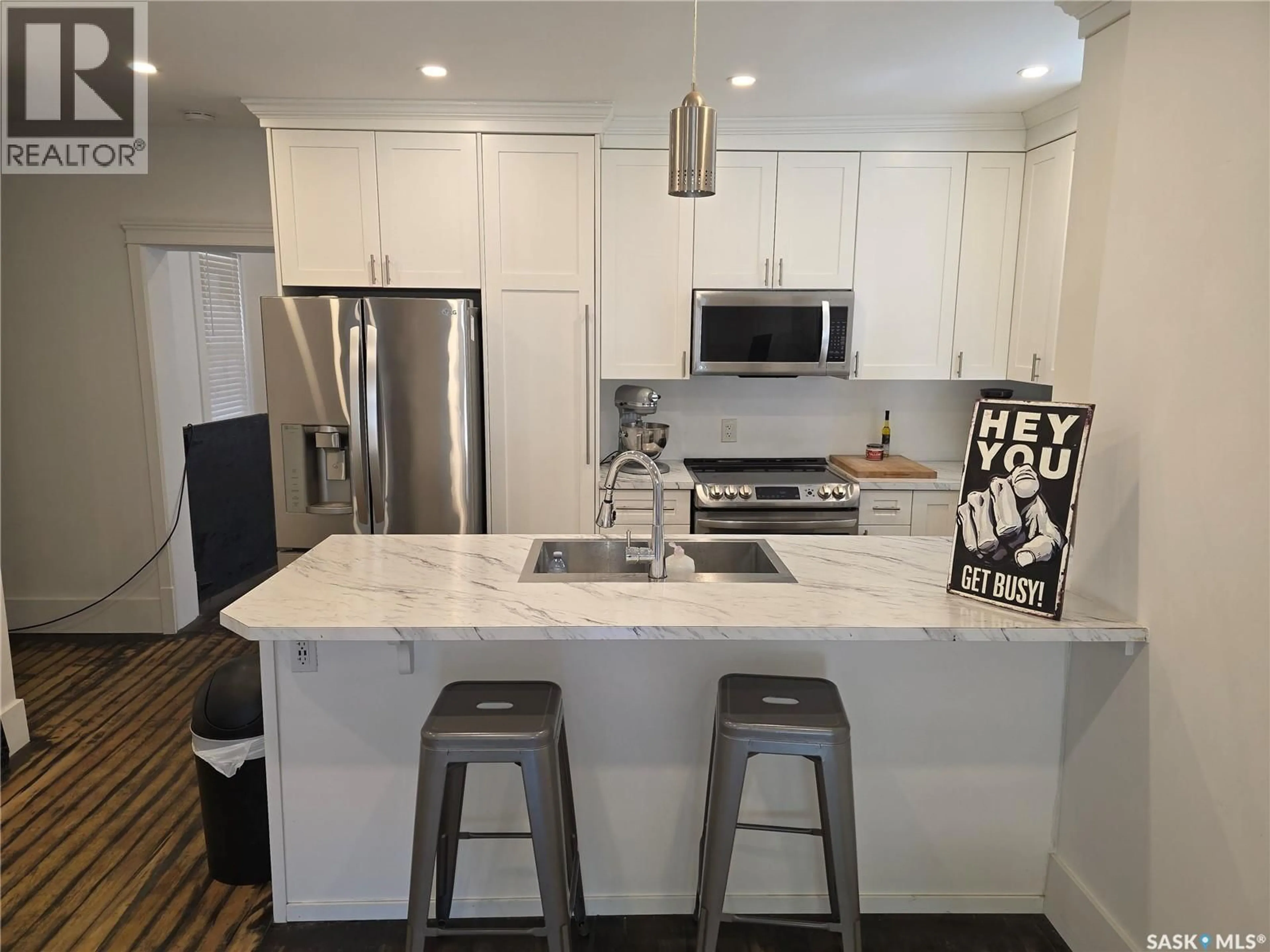 Open concept kitchen, unknown for 125 D AVENUE, Saskatoon Saskatchewan S7M1P6