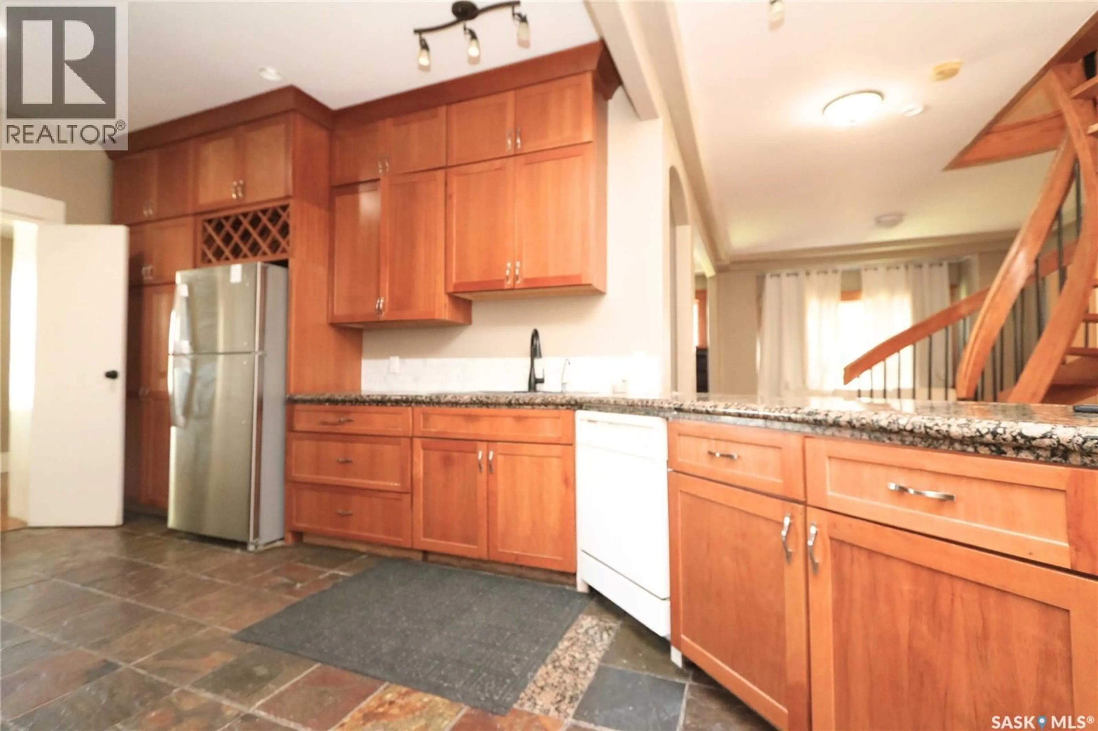 Standard kitchen, ceramic/tile floor for 34 LAURIER AVENUE, Yorkton Saskatchewan S3N1T7