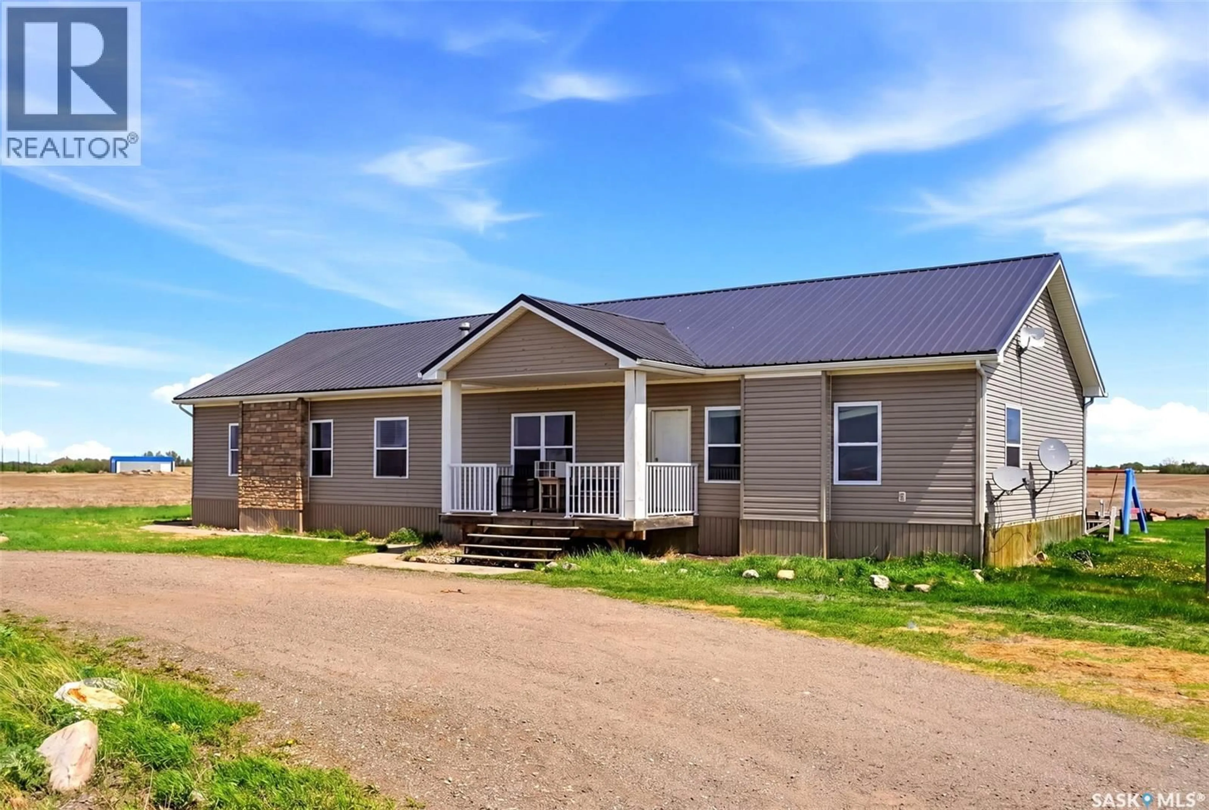 Home with vinyl exterior material, building for SILTON ACREAGE, Longlaketon Rm No. 219 Saskatchewan S0G4L0